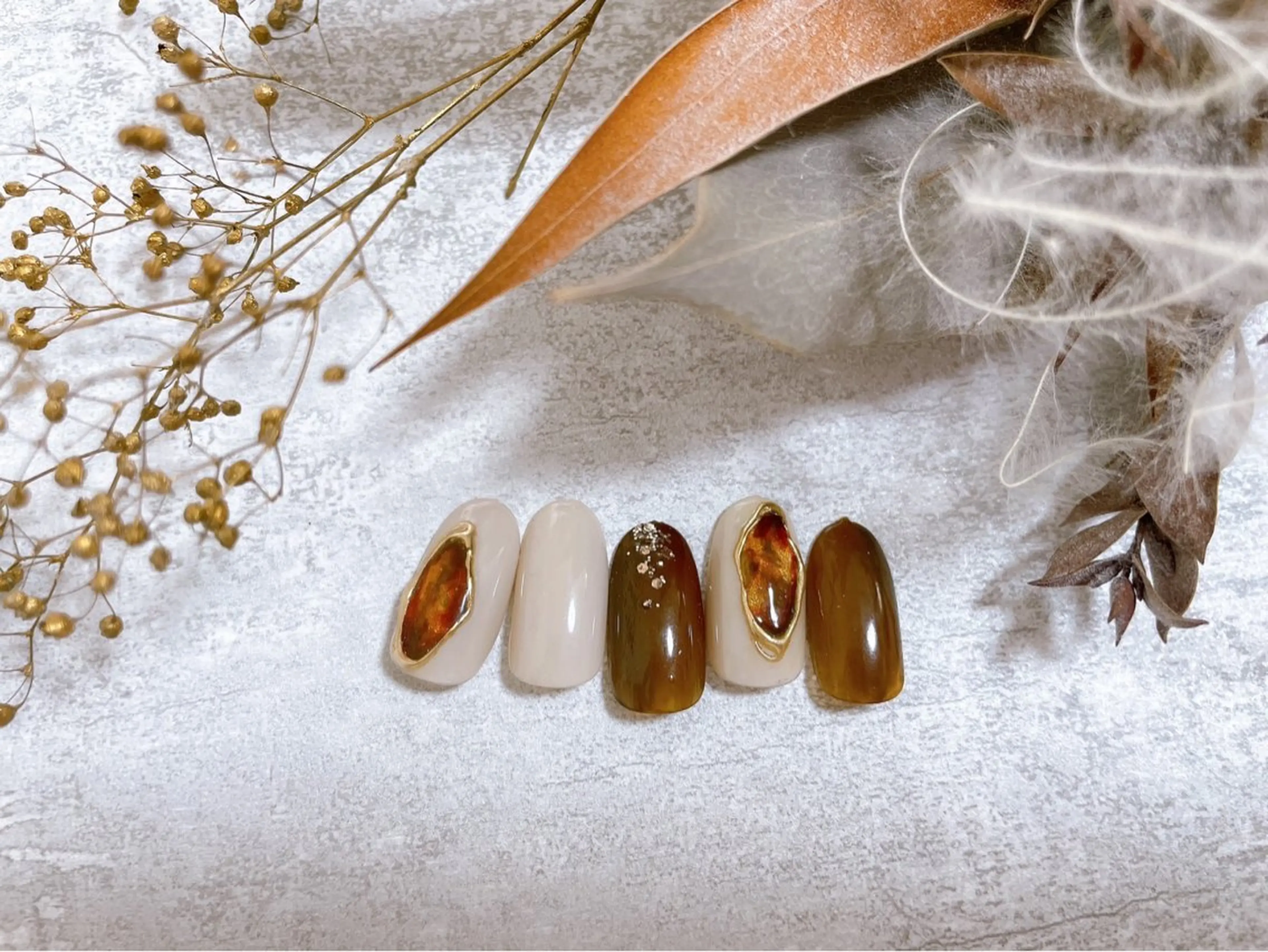 ネイル オーロラネイル フットネイル フレンチネイル ジェルネイル マグネットネイル ハンドネイル kiki nail &brow二子玉川の眉毛・アイブロウイメージ