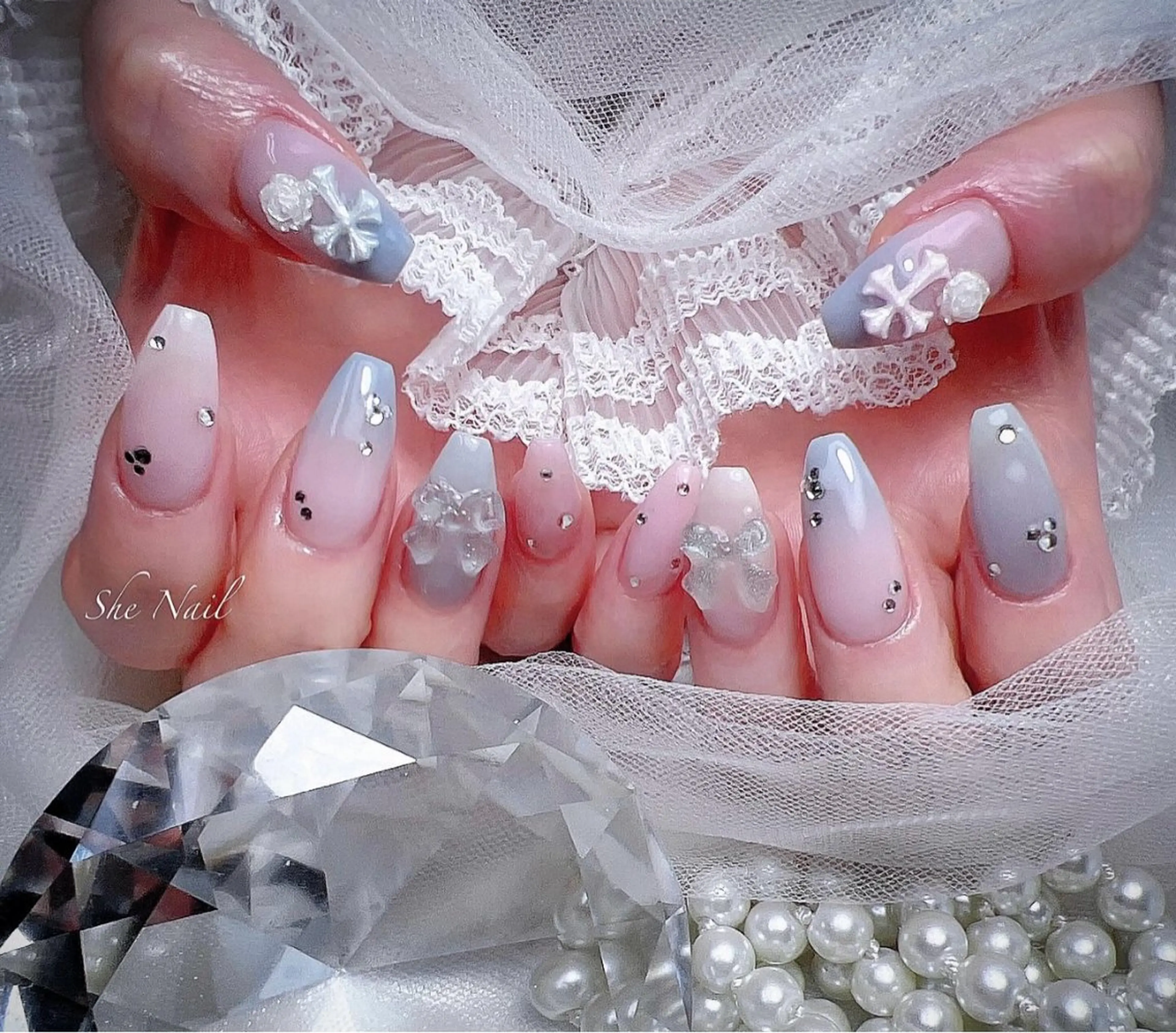 ネイル グラデーション 水色 夏ネイル ハンドネイル She   Nail所属・ISA_ BELLAのネイルデザイン