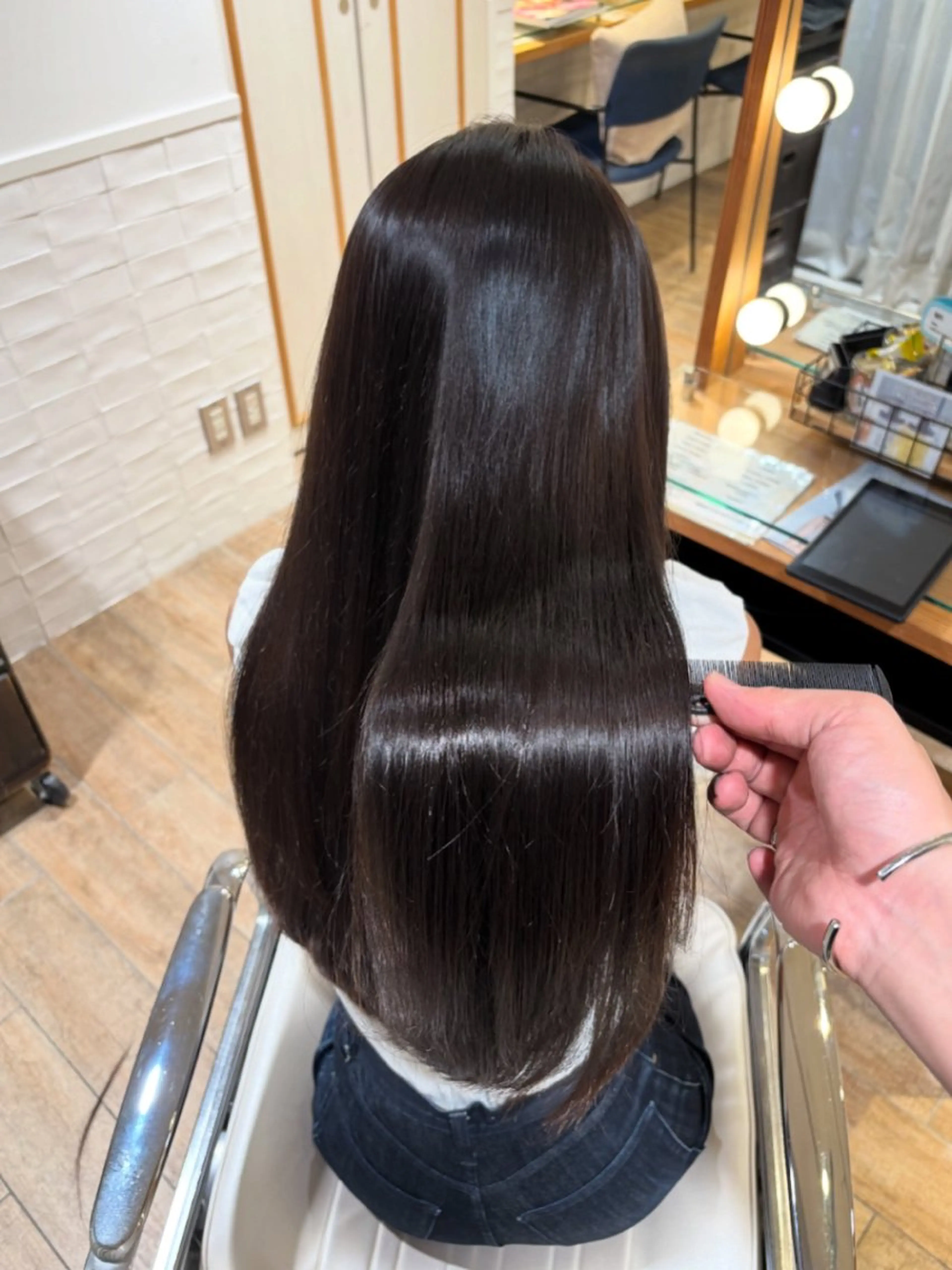 【湿気対策】カット+縮毛矯正+4stepトリートメントの写真