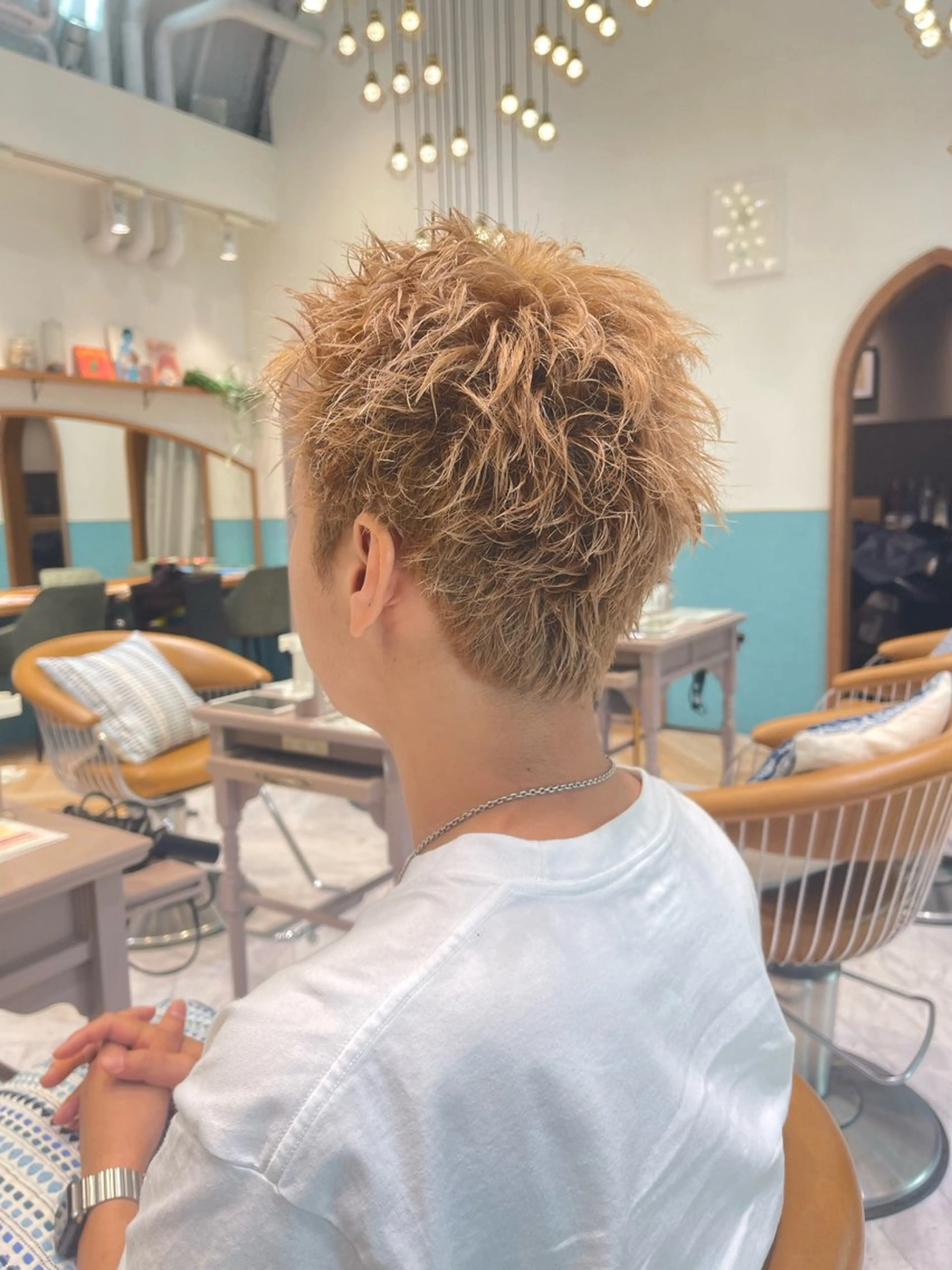 ショート メンズ メンズハイトーン スパイキーショート ショートヘア カット ヘッドスパ ショート/ 艶髪カラーTOSHIのヘアスタイル