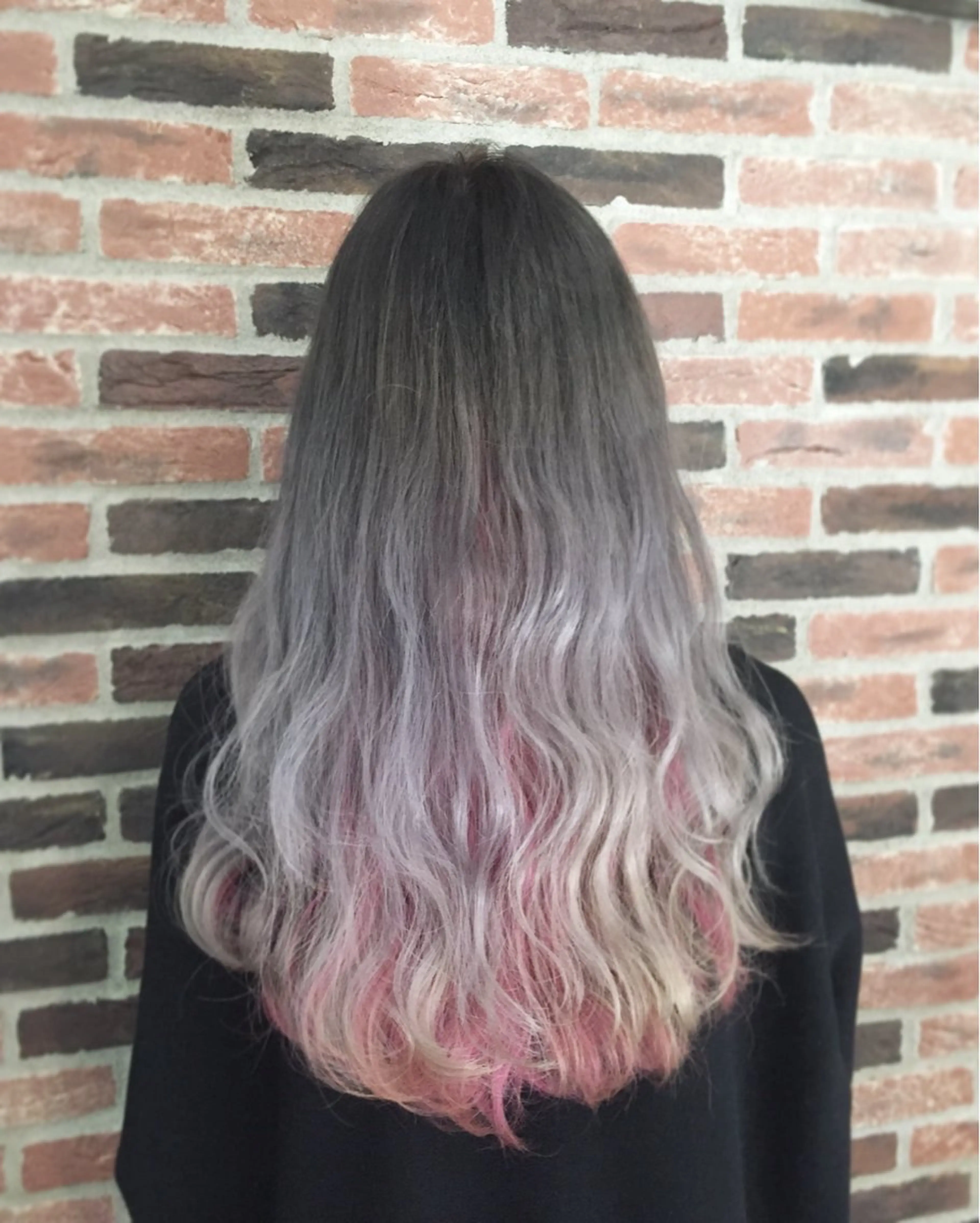 ロング カラー インナーカラー カット ヘアカラー トリートメント Tee’s ケアブリ ーチ　ハイライトのヘアスタイル