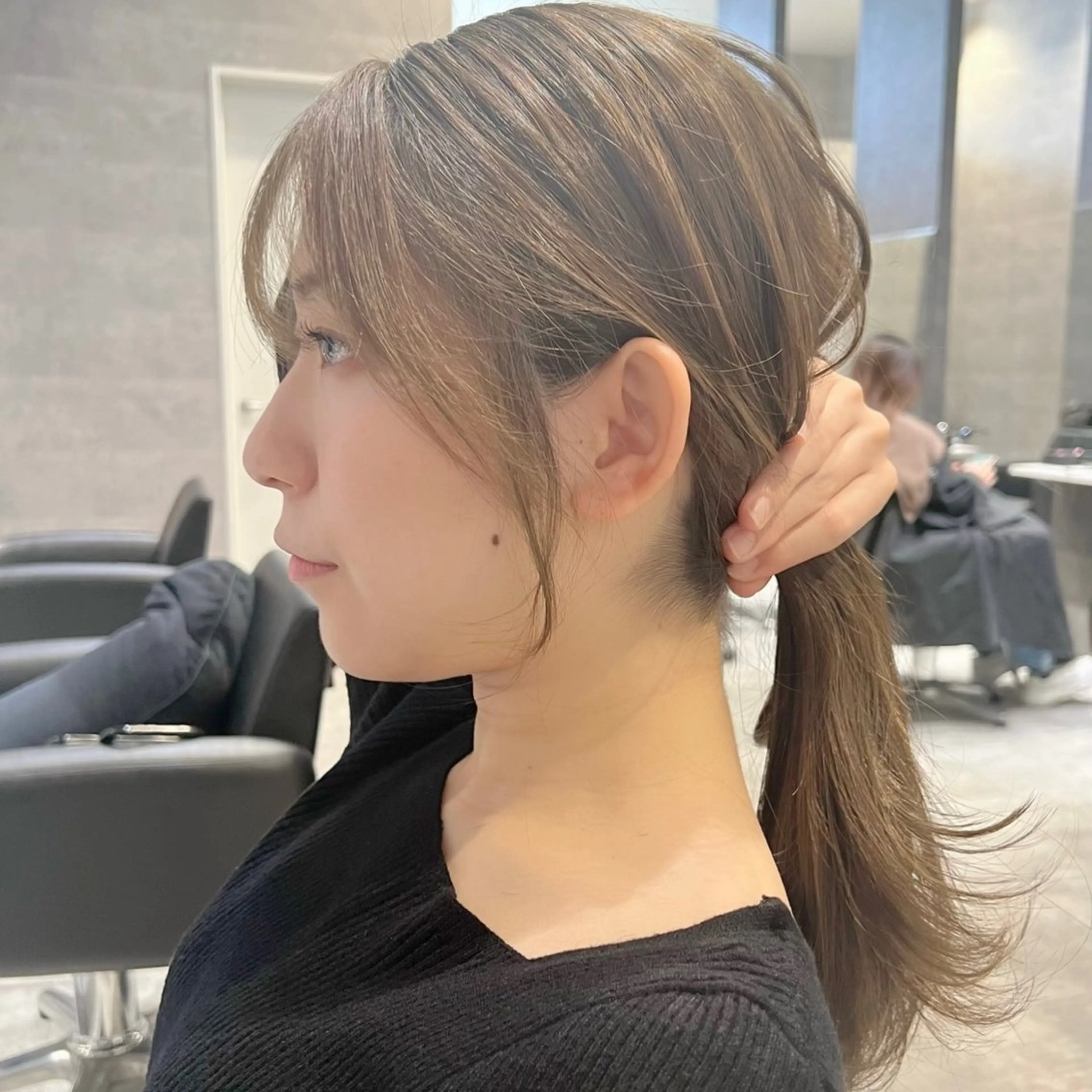 ロング カラー ヘアアレンジ GO TODAY SHAiRE SALON 心斎橋edel所属・顔まわりカット ベージュのヘアスタイル