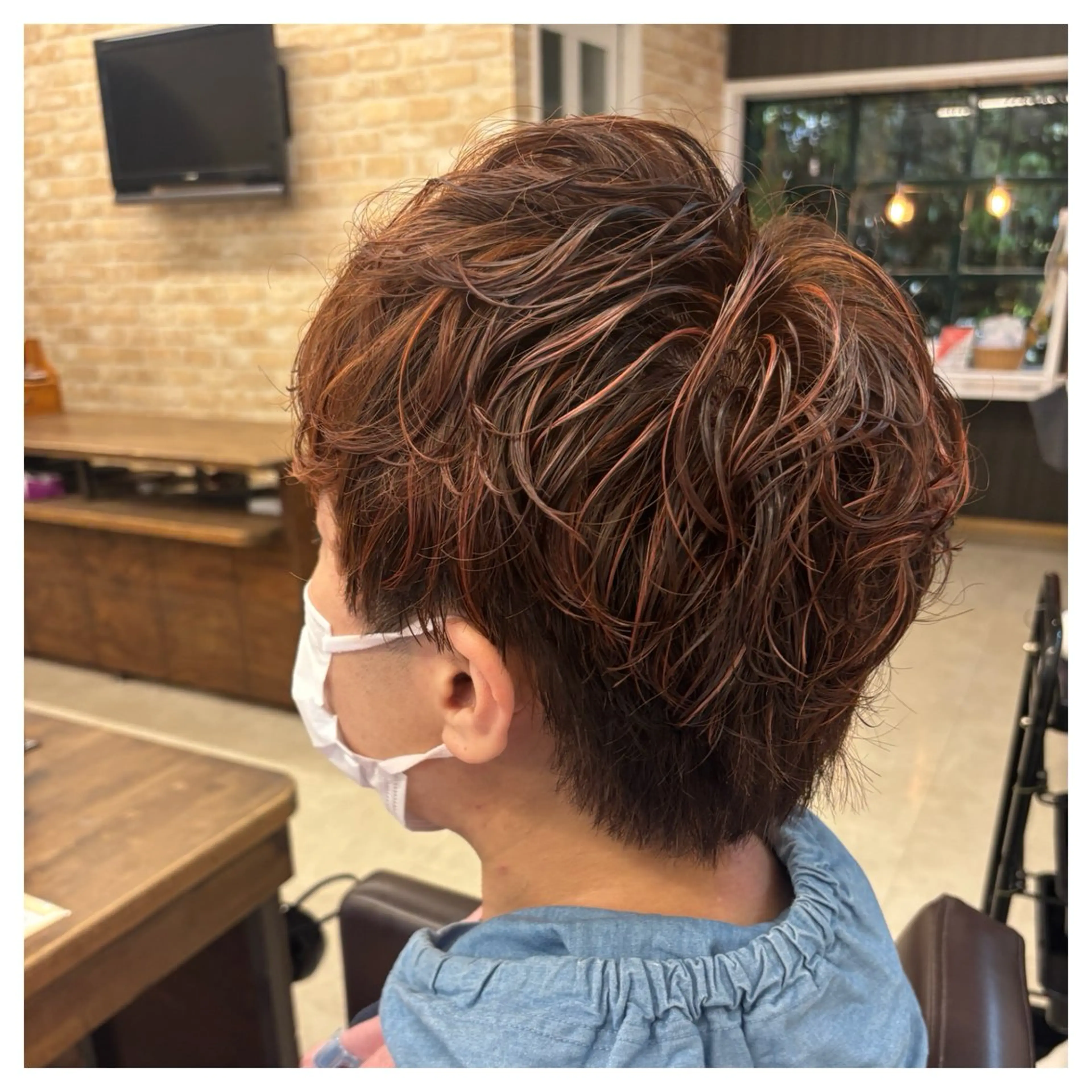 ショート ハイライト ヘアカラー 船曳 鈴菜のヘアスタイル