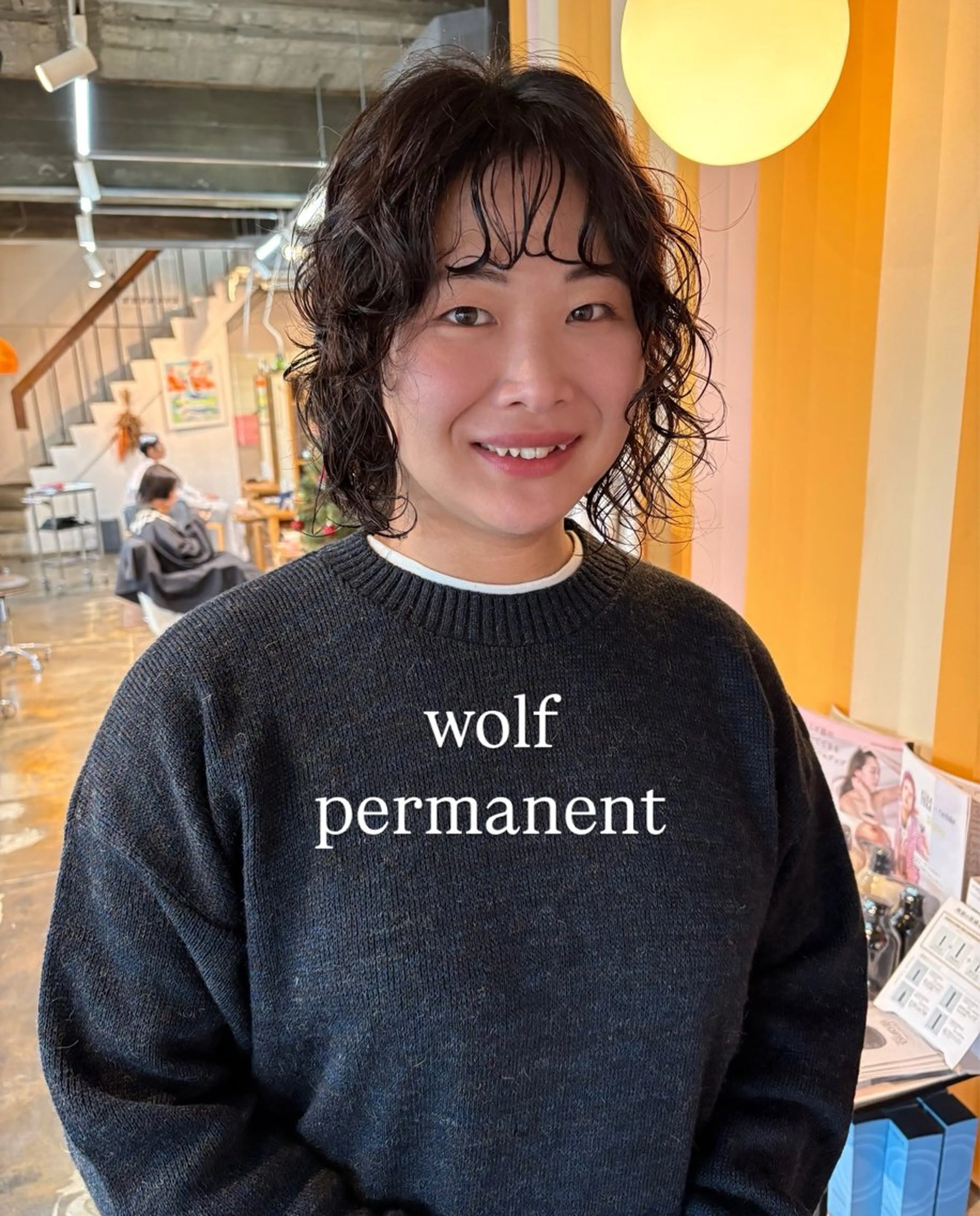 ミディアム ミディアムパーマ ウルフカット カット パーマ shiho/レイヤー /透明感カラーのヘアスタイル