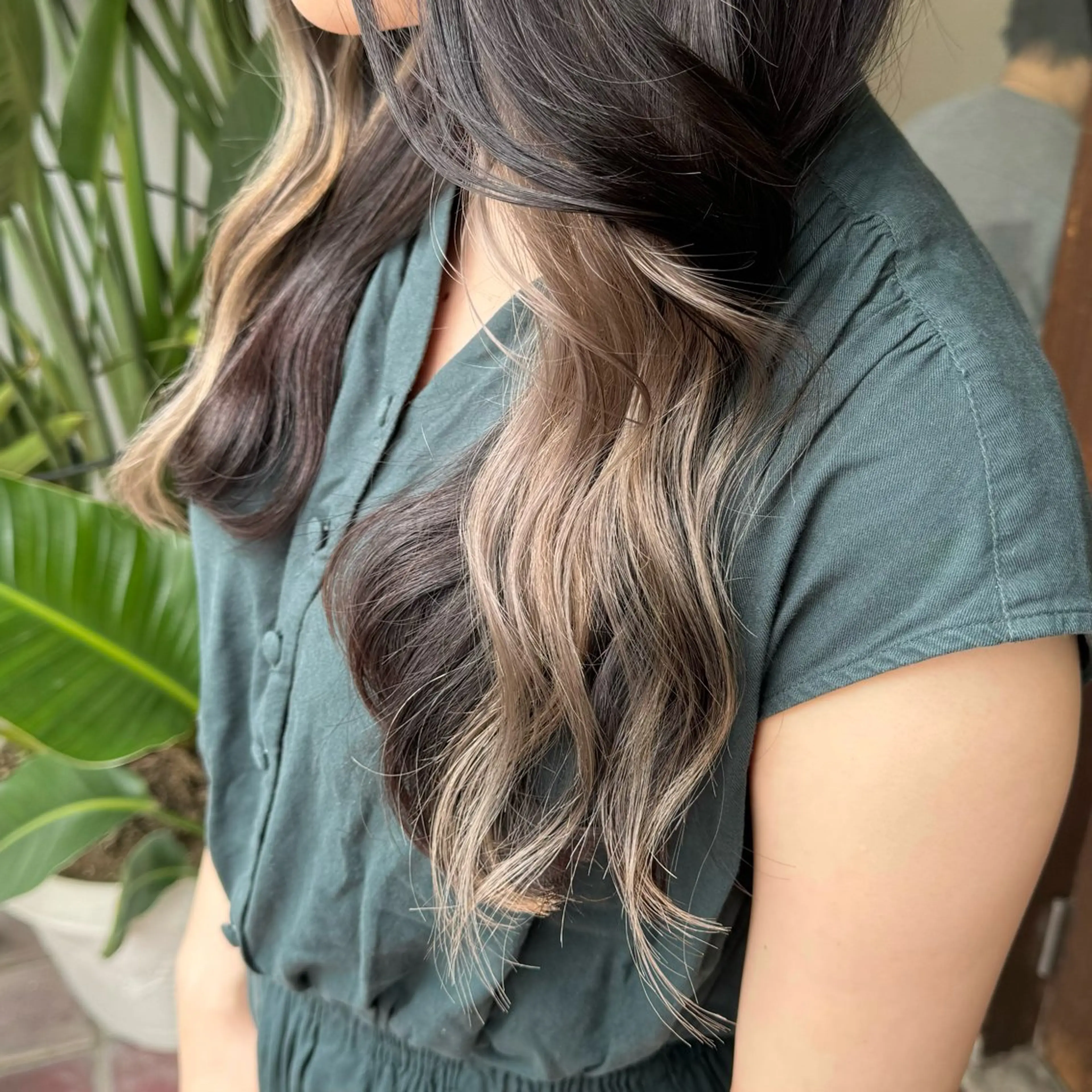 カラー ヘアカラー トリートメント ヘッドスパ 透明感/低ダメージ インナー🩵角田紗雪のヘアスタイル