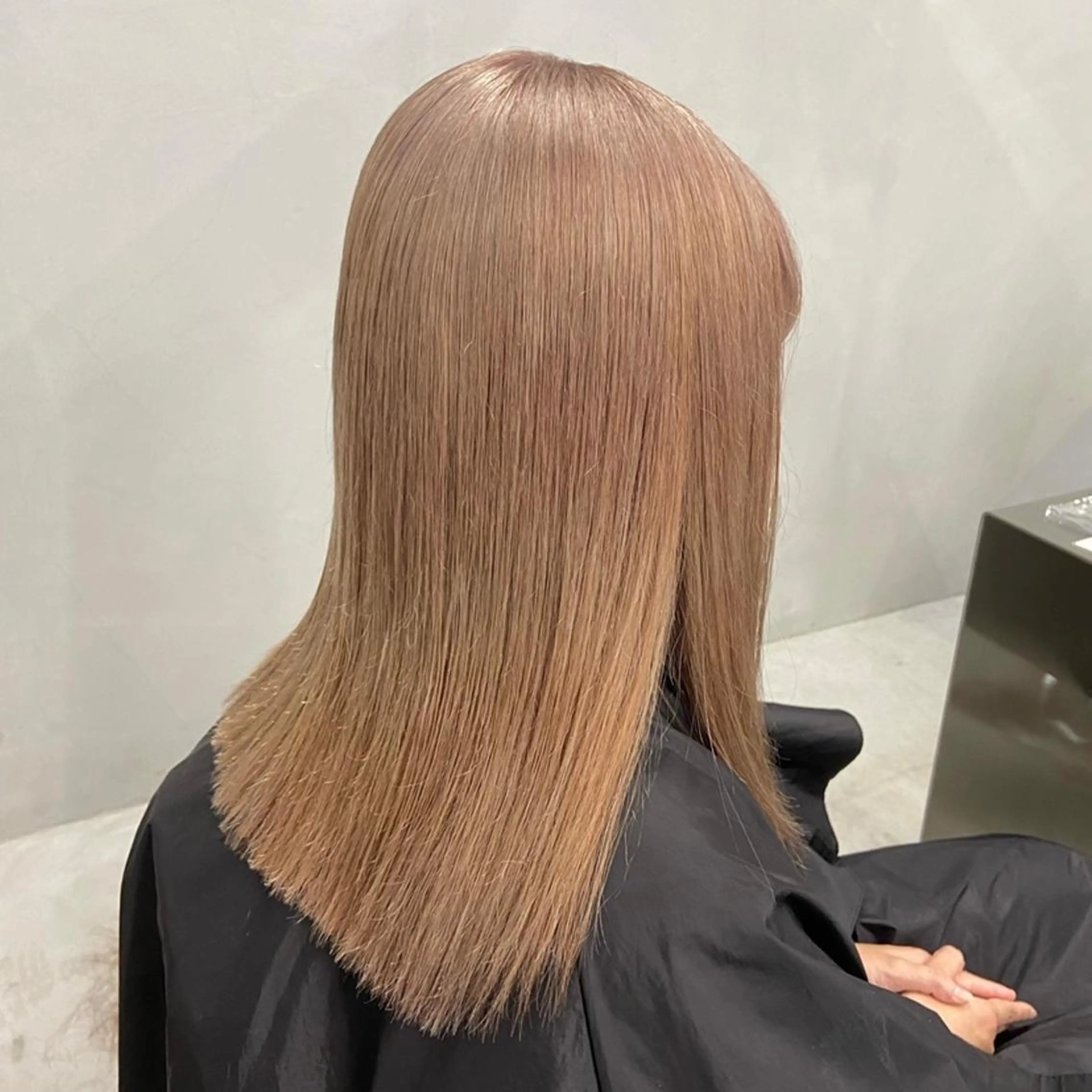 ロング カラー ベージュカラー ブリーチ ケアブリーチ ハイトーンカラー ミルクティーベージュ ヘアカラー yuna/ボブカット /ハイトーンカラーのヘアスタイル