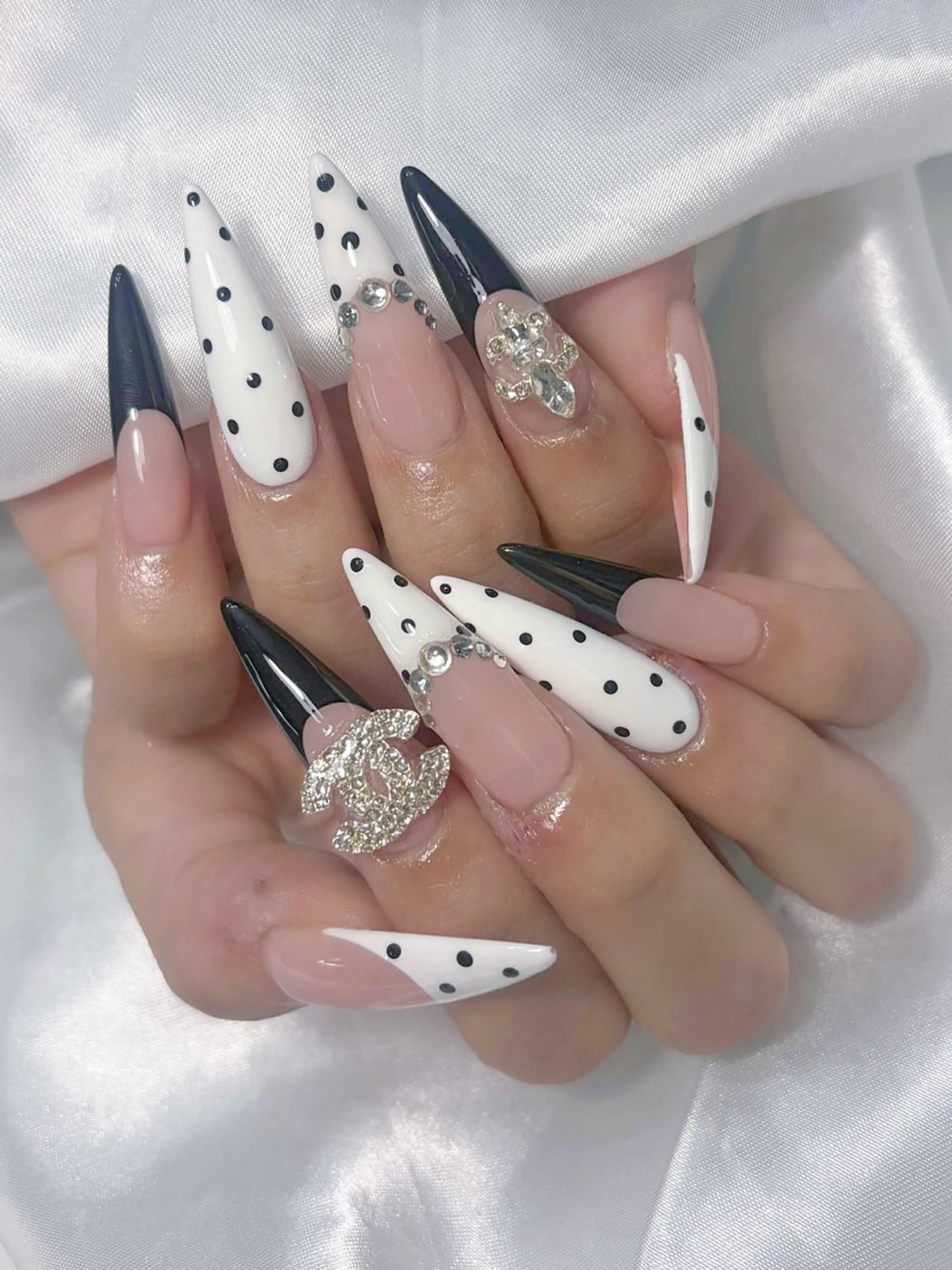ネイル ハンドネイル LEELA NAIL STUDIOのネイルデザイン