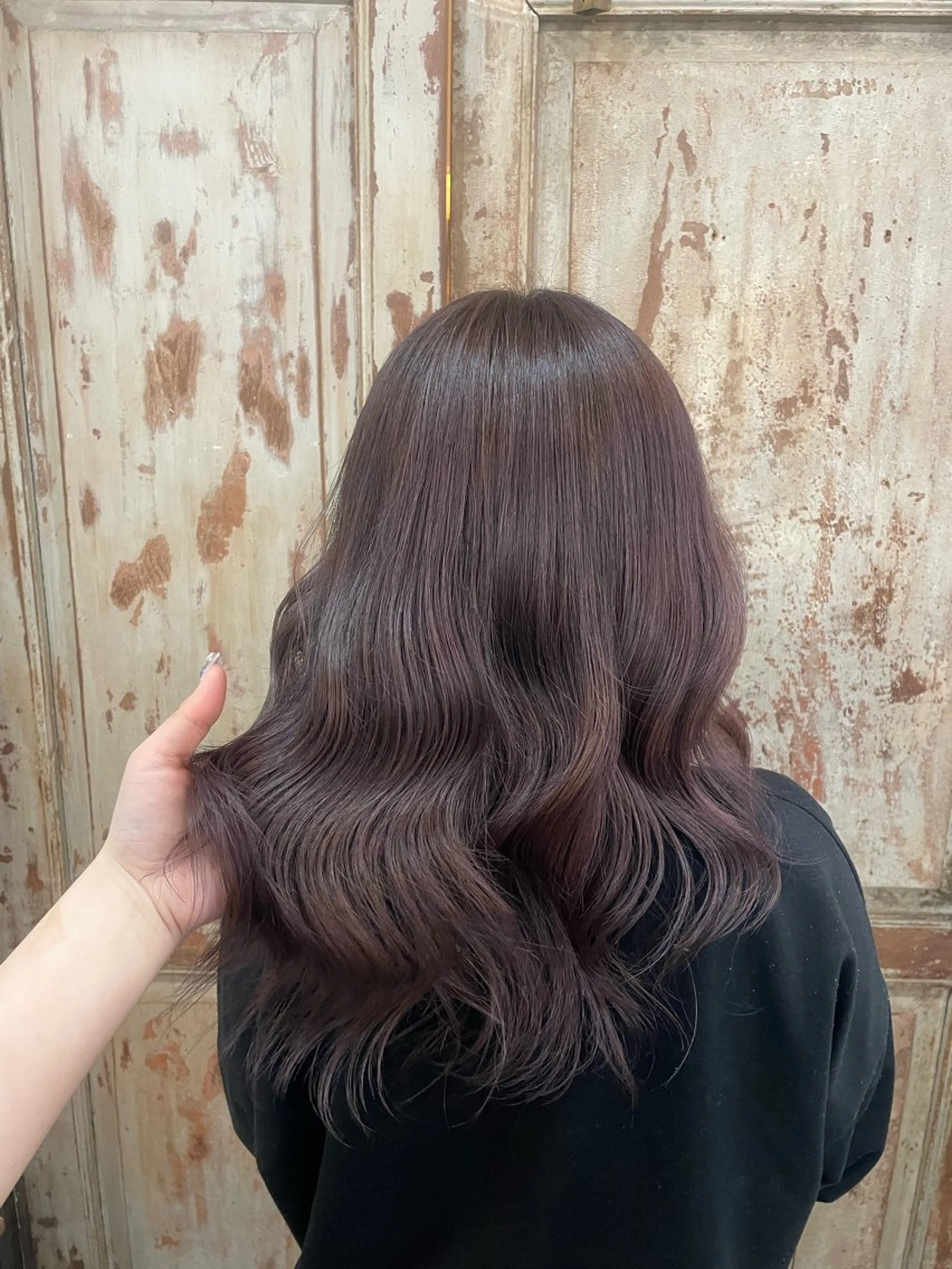 カラー i.+odori所属・Miu🤍透明感カラ ー🫧ショートカットのヘアスタイル