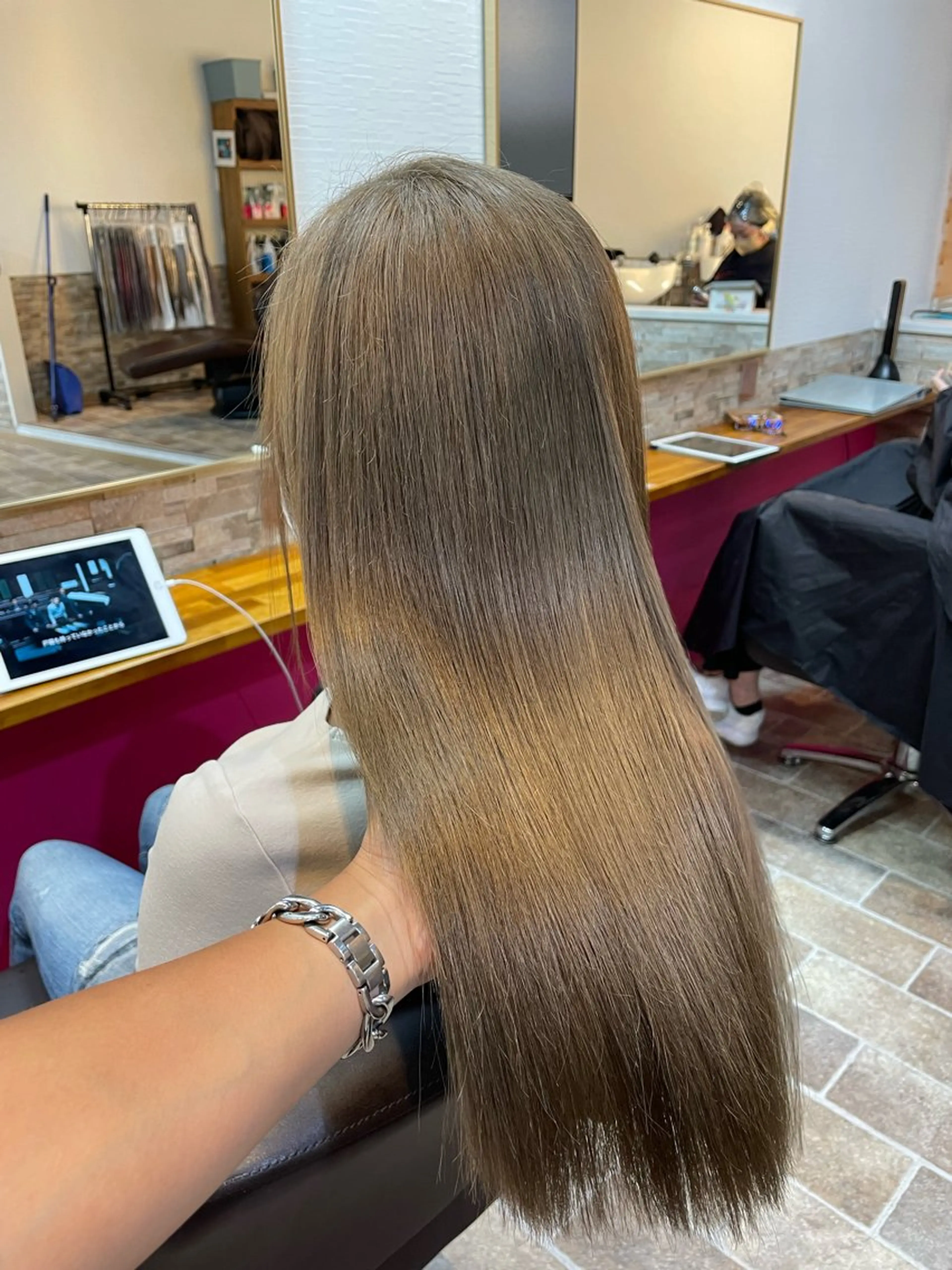 ロング カラー ヘアカラー YUI/ ブリーチカラー🌷のヘアスタイル