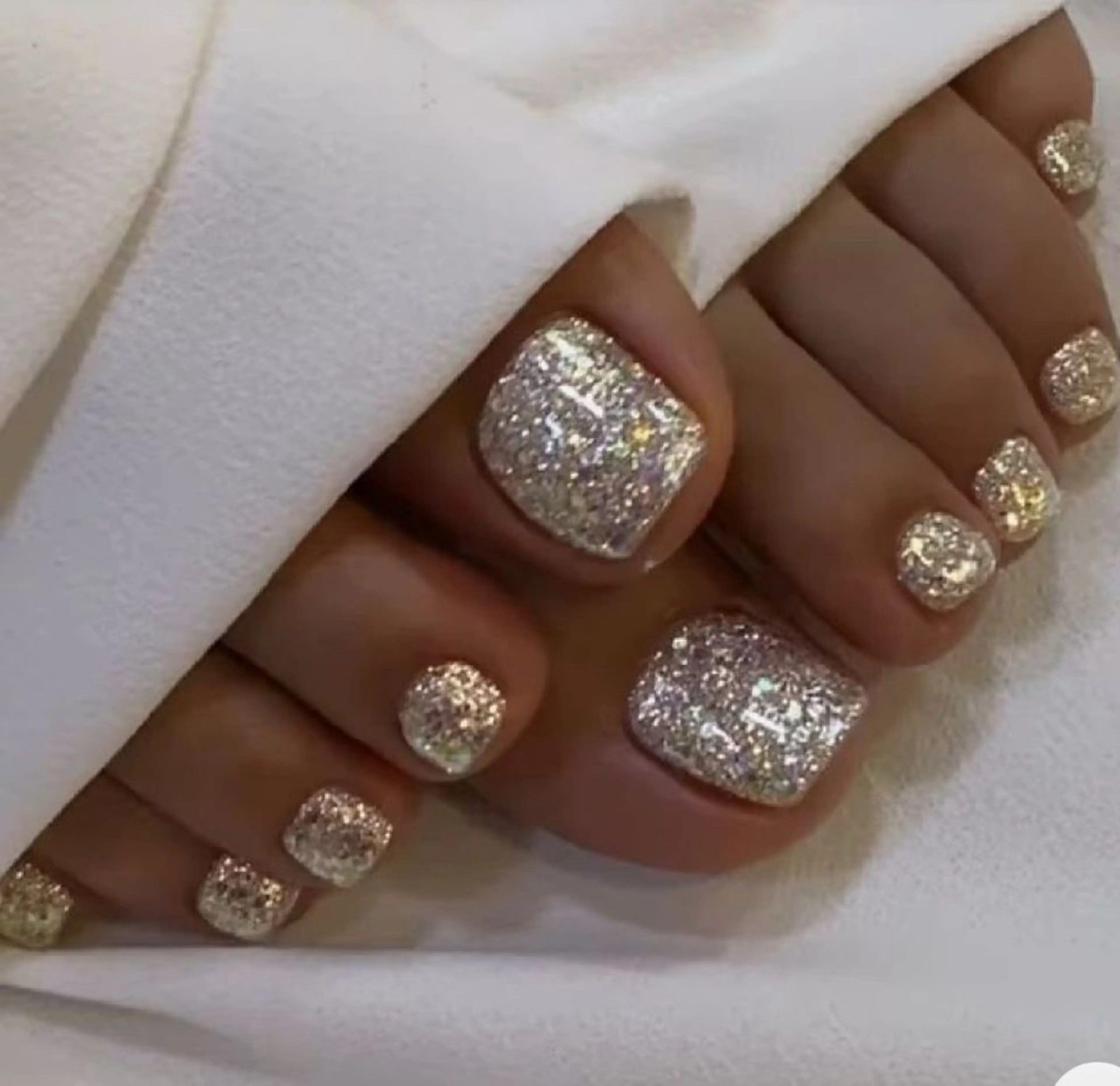 ネイル フットネイル ラメ(グリッター) ワンカラーネイル FUKAWA Mのネイルデザイン