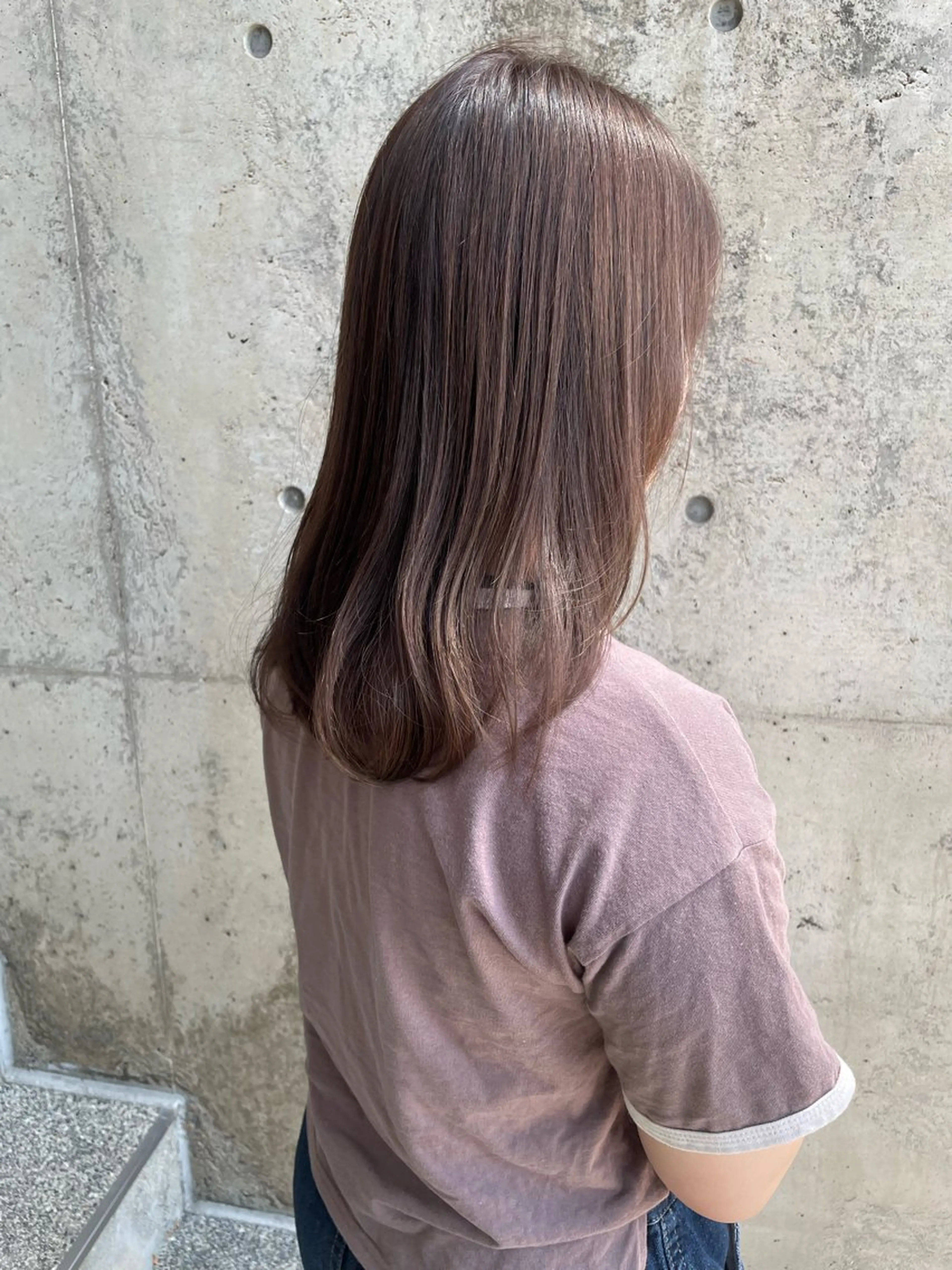 セミロング 日高 香織のヘアスタイル
