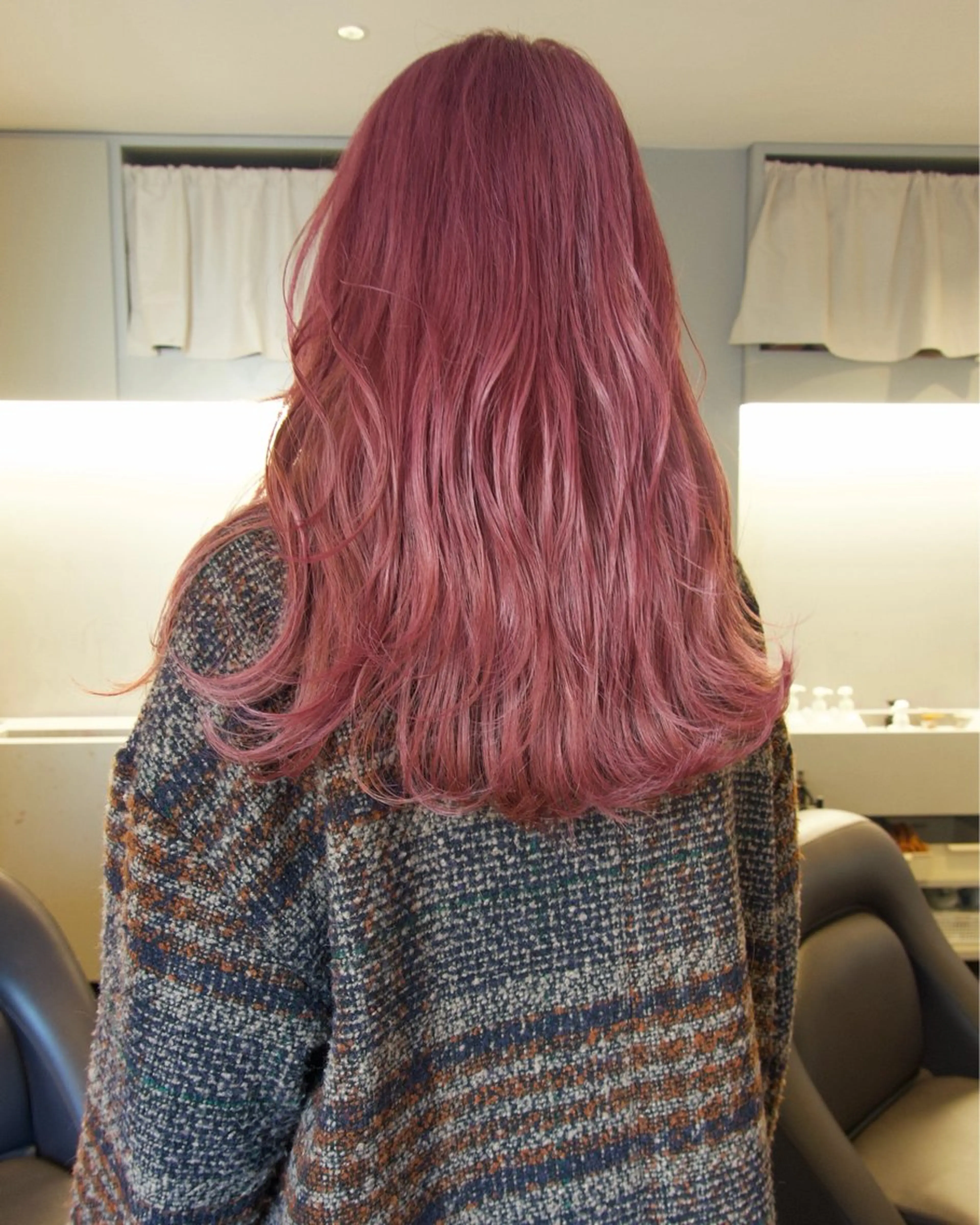 カラー ブリーチ ピンクカラー ヘアカラー トリートメント RAIMA ケアハイトーンのヘアスタイル