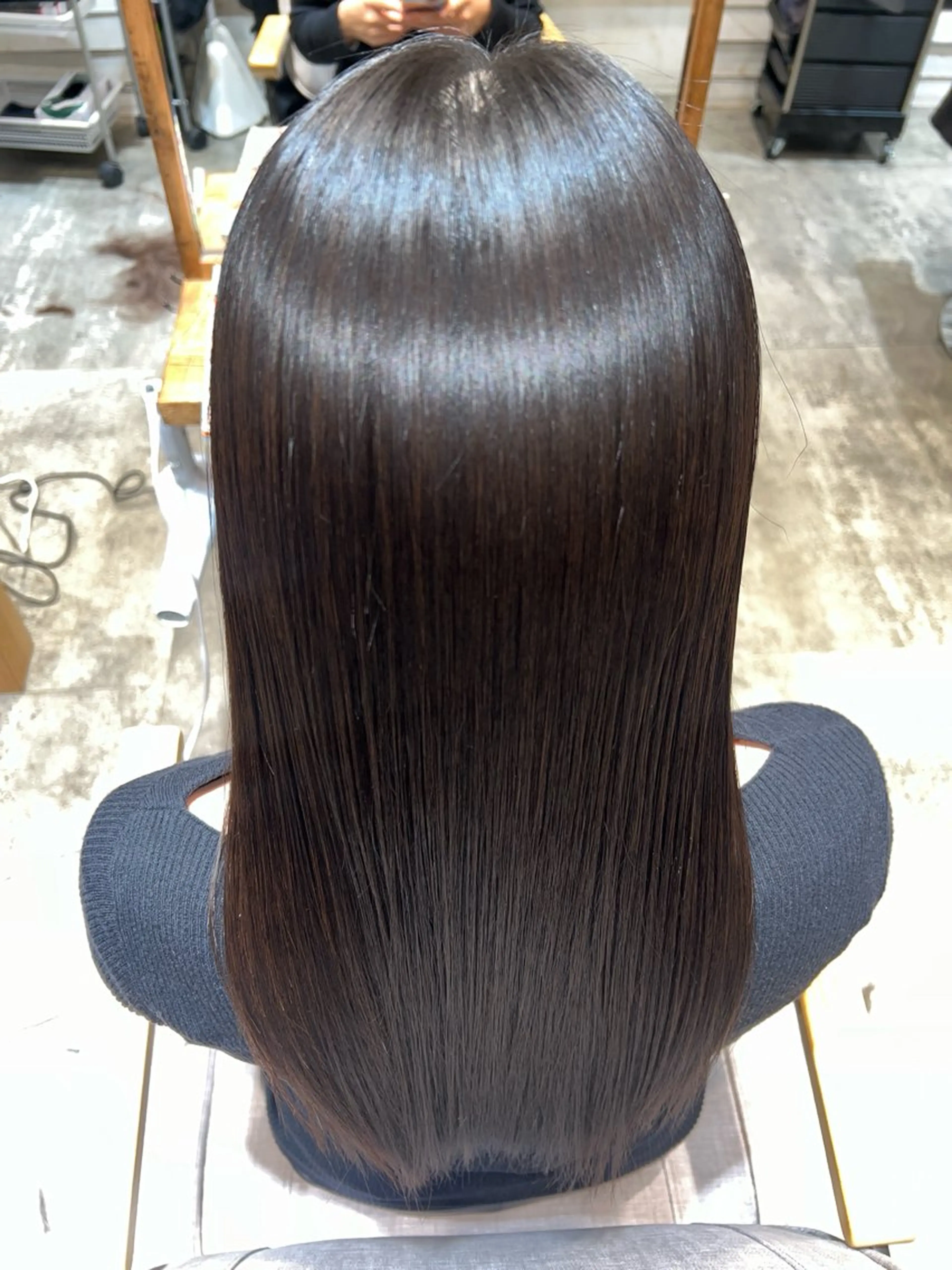 ロング レイヤーカット 縮毛矯正 カット 縮毛矯正 トリートメント 大森 勝馬のヘアスタイル