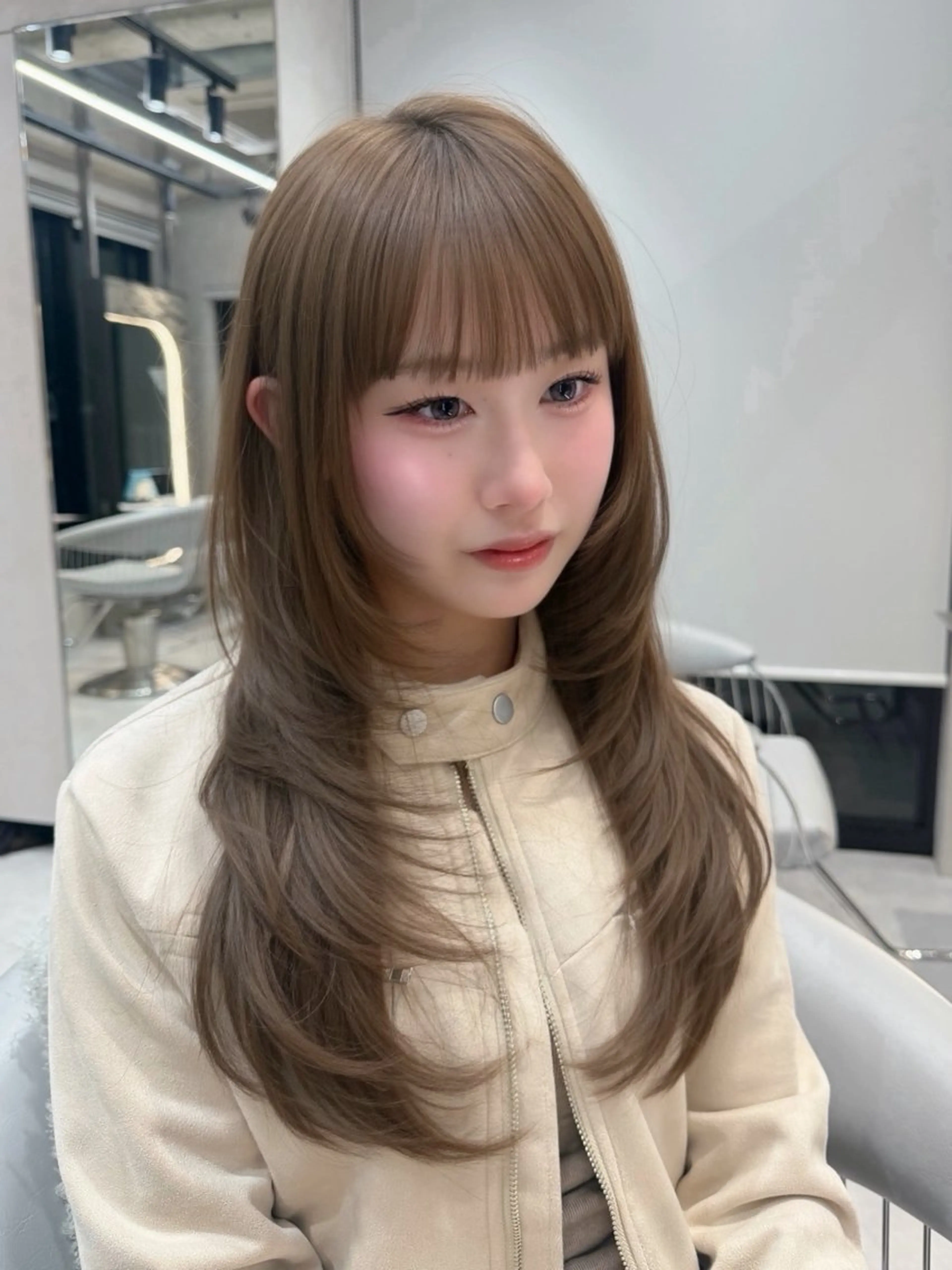 ロング 顔まわりレイヤー 顔周りカット ハイレイヤー レイヤーカット ローレイヤー カット ヘアカラー MOMOHA/ 🍑レイヤーカットのヘアスタイル