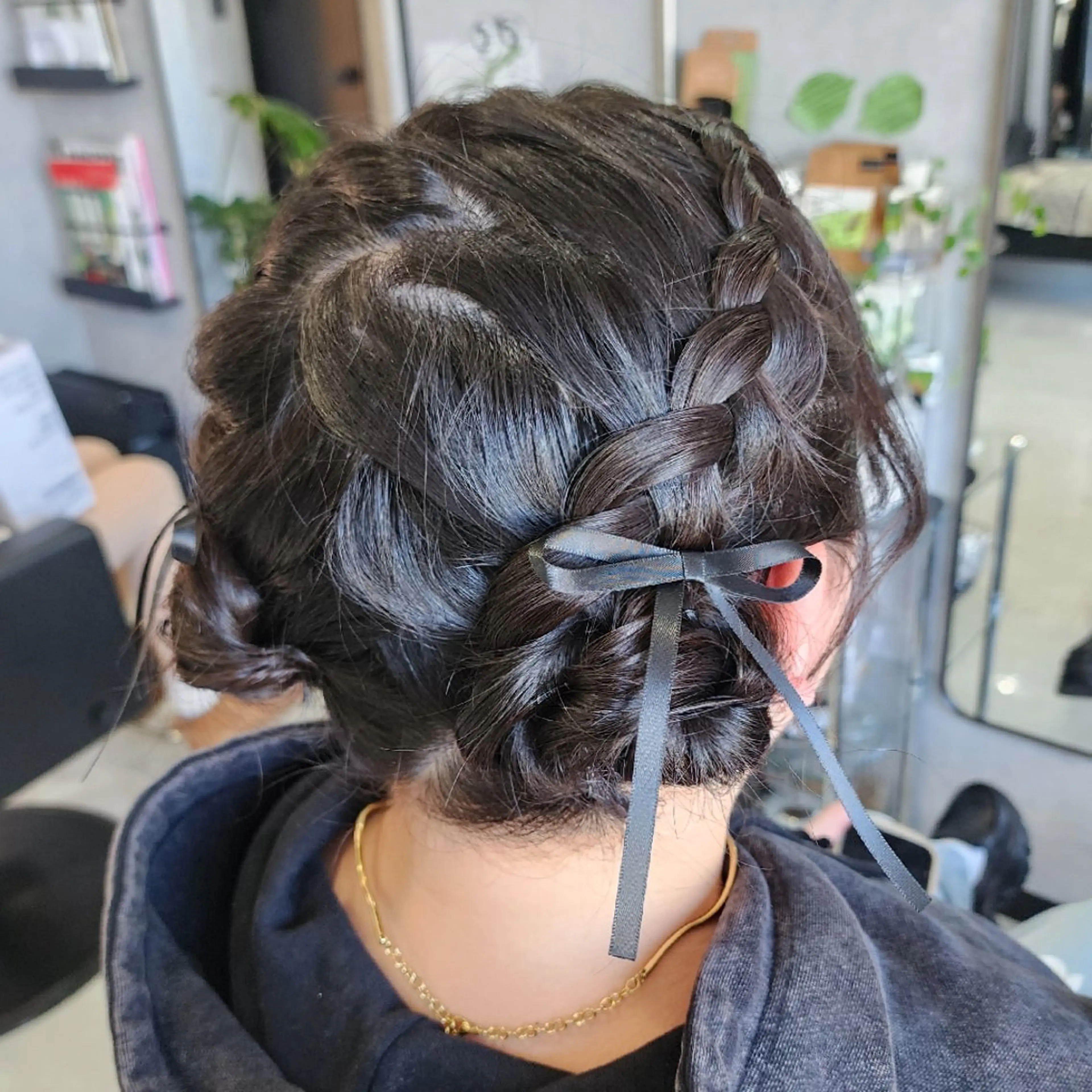 ヘアアレンジ 成人式 卒業式のヘアスタイル ESTELA... OHARA のヘアスタイル