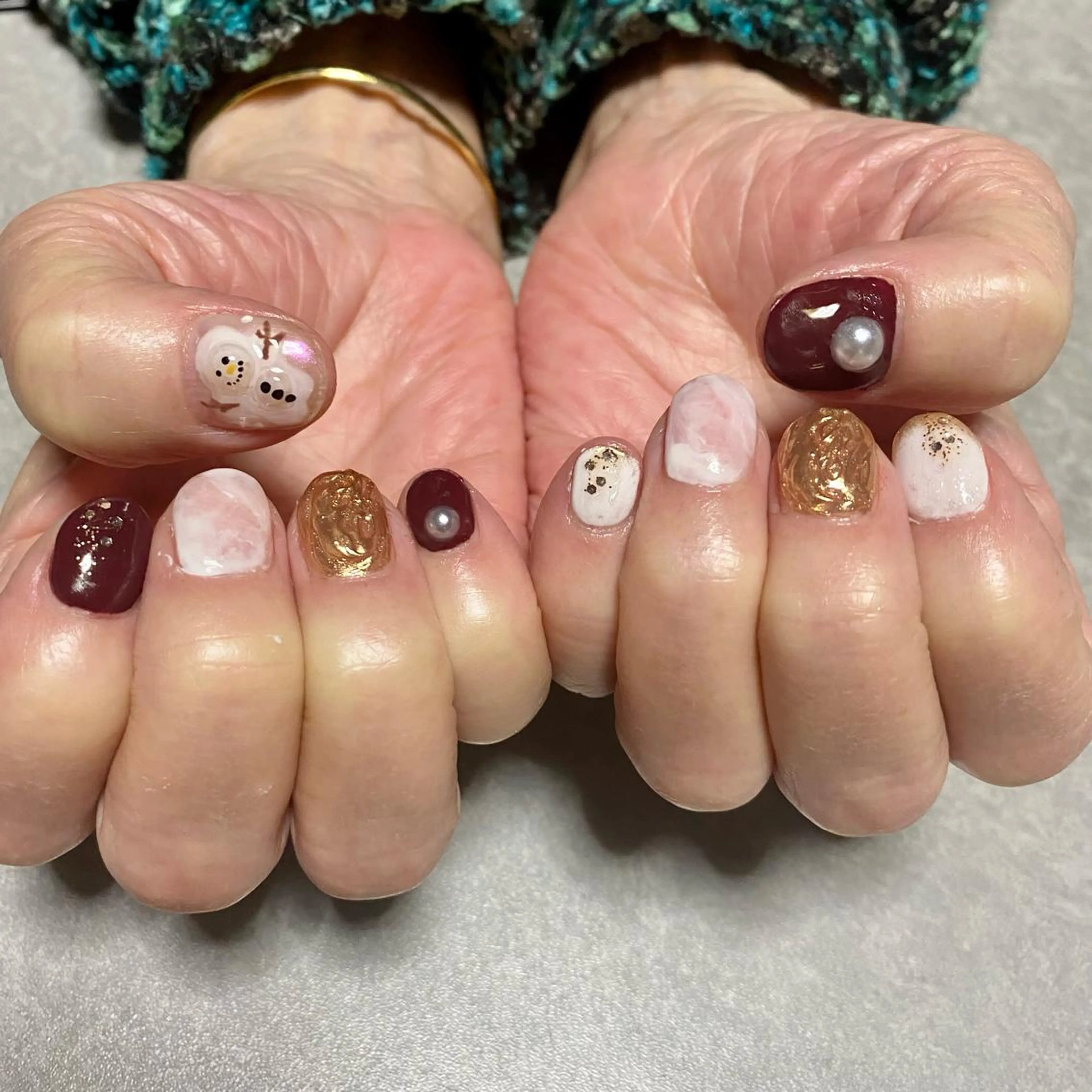 ネイル ゴールド 赤色 冬ネイル クリスマス B☆STELLA SUNAKAWAのネイルデザイン