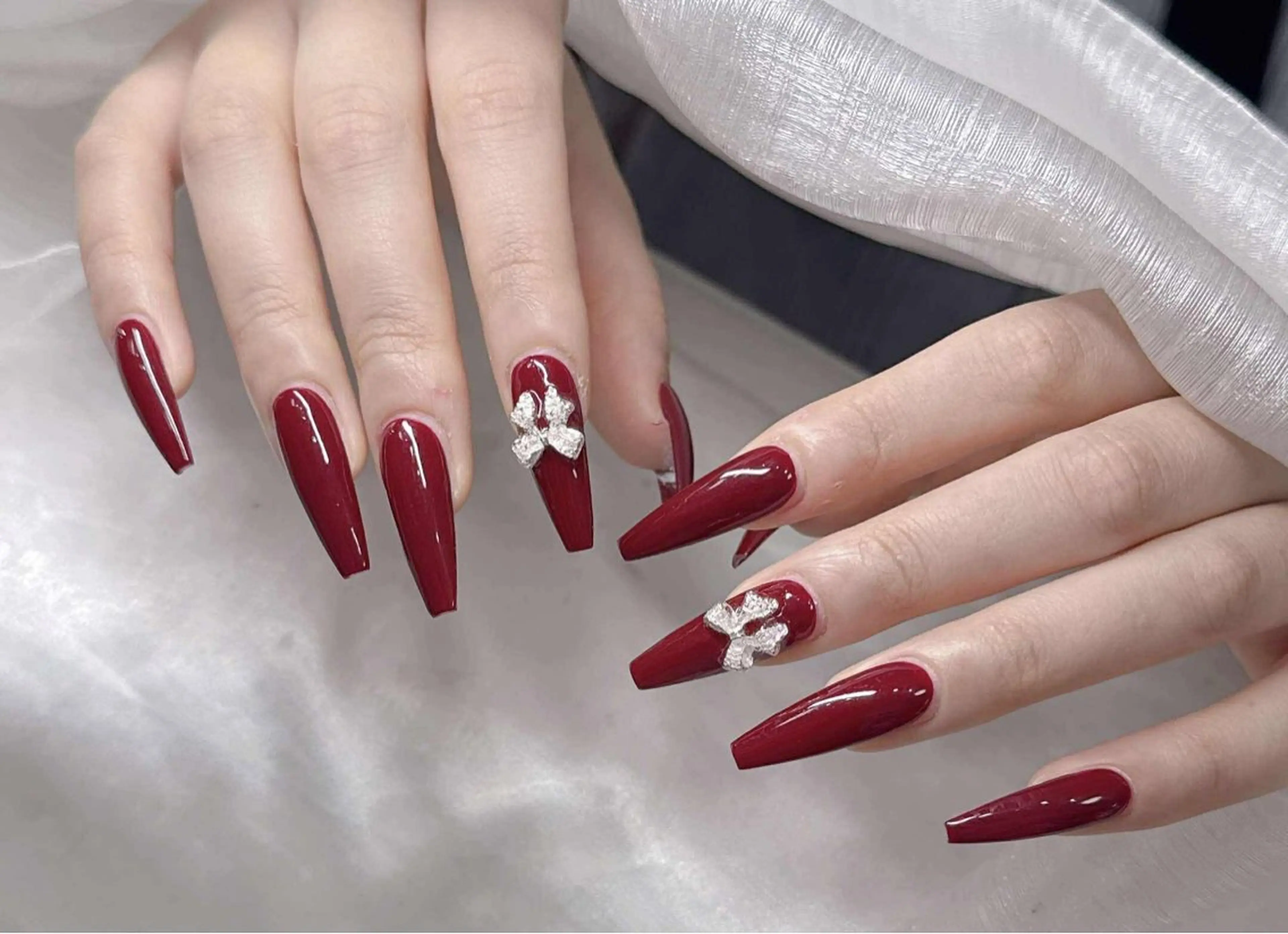 ネイル 長さ出し グラデーション 卒業式 キラキラネイル マグネットネイル ハンドネイル Lee Nailsのネイルデザイン