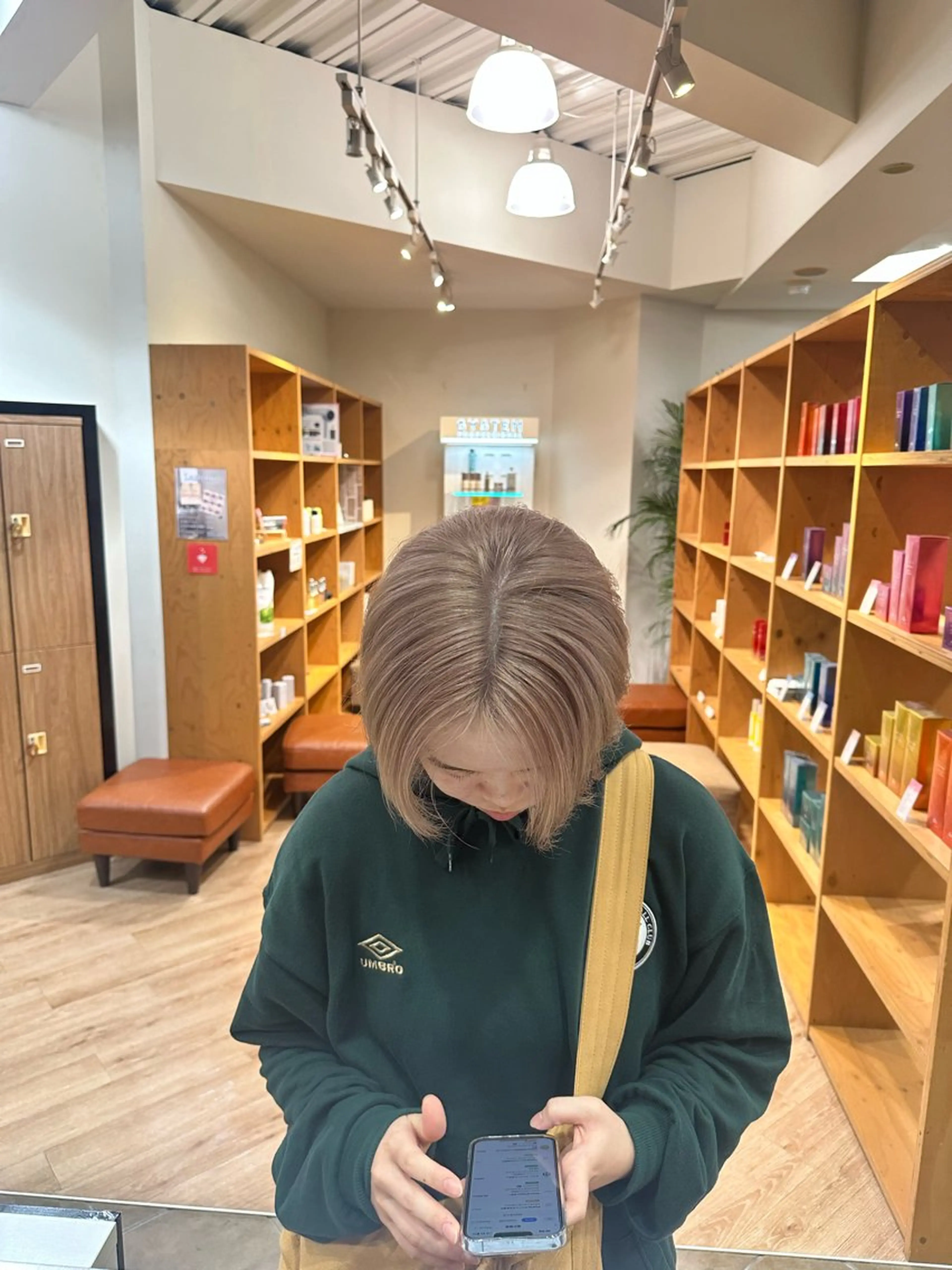 カラー ベージュカラー ミルクティーベージュ ヘアカラー トリートメント ブリーチカラー/ わきたちえ🌻のヘアスタイル