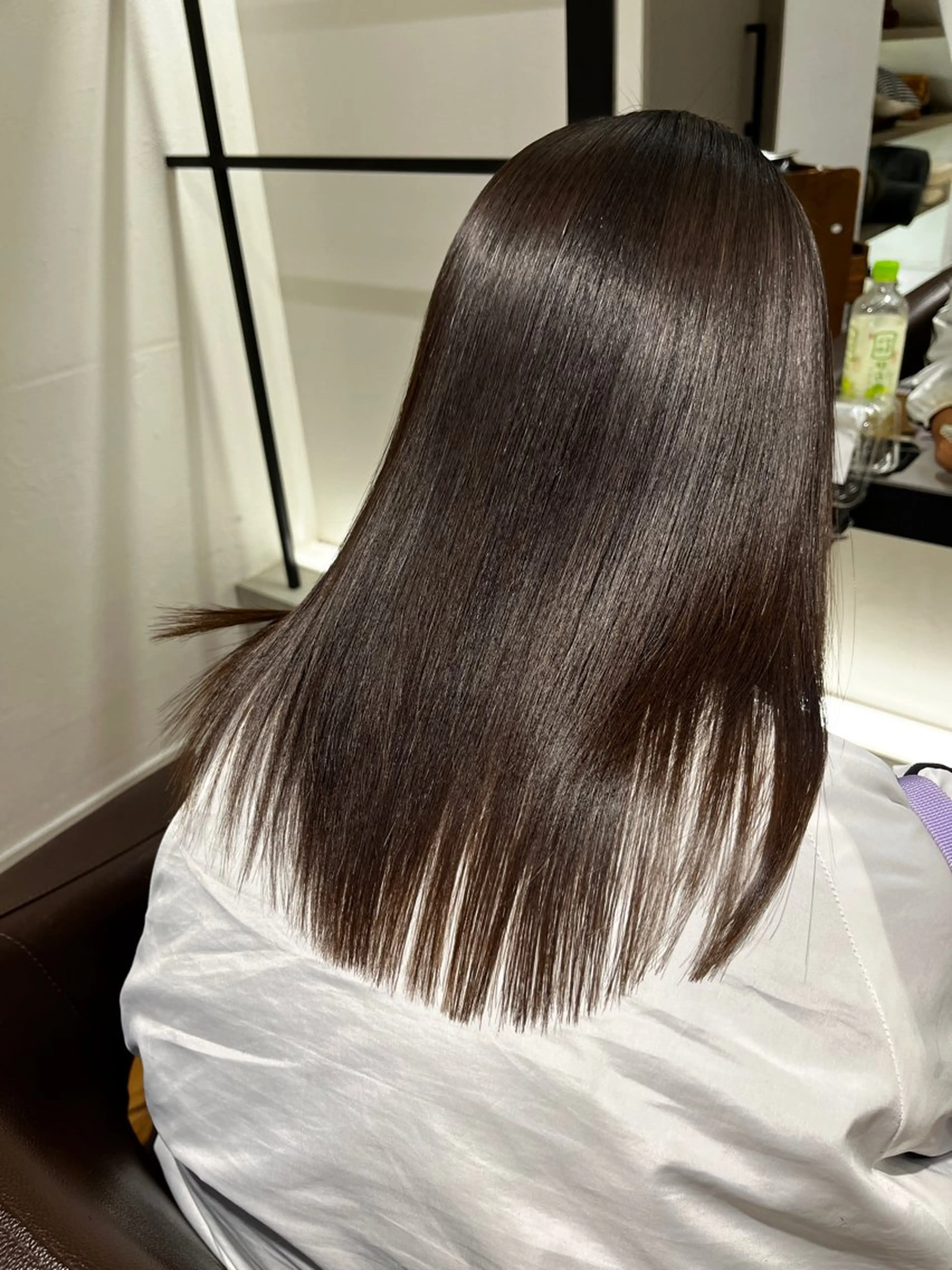 セミロング 髪質改善 「朝が、変わる」 髪質改善ストレートのヘアスタイル