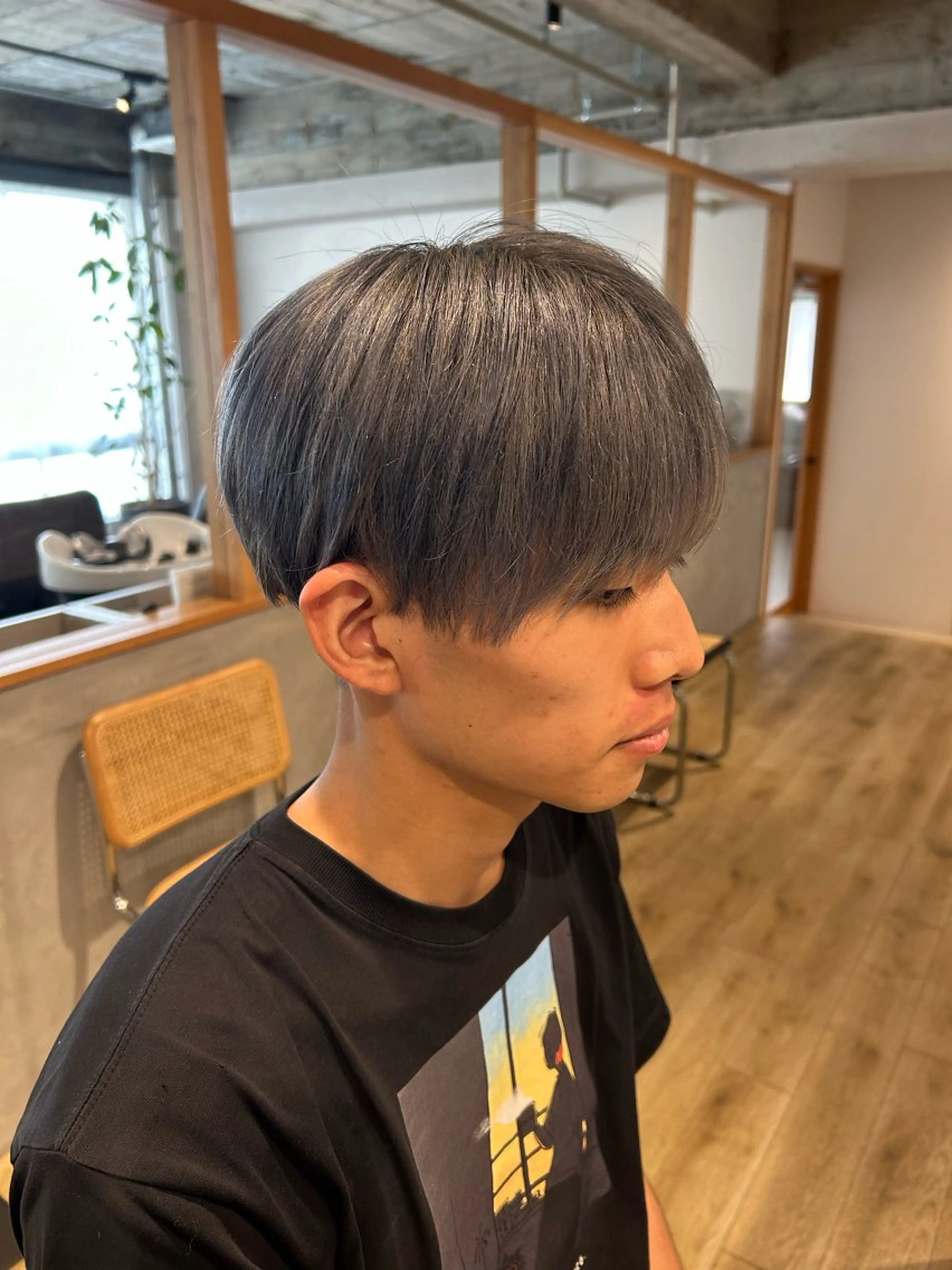 カラー メンズ 透明感カラー シルバー ヘアカラー aina ⠀ ⠀ ⠀のヘアスタイル