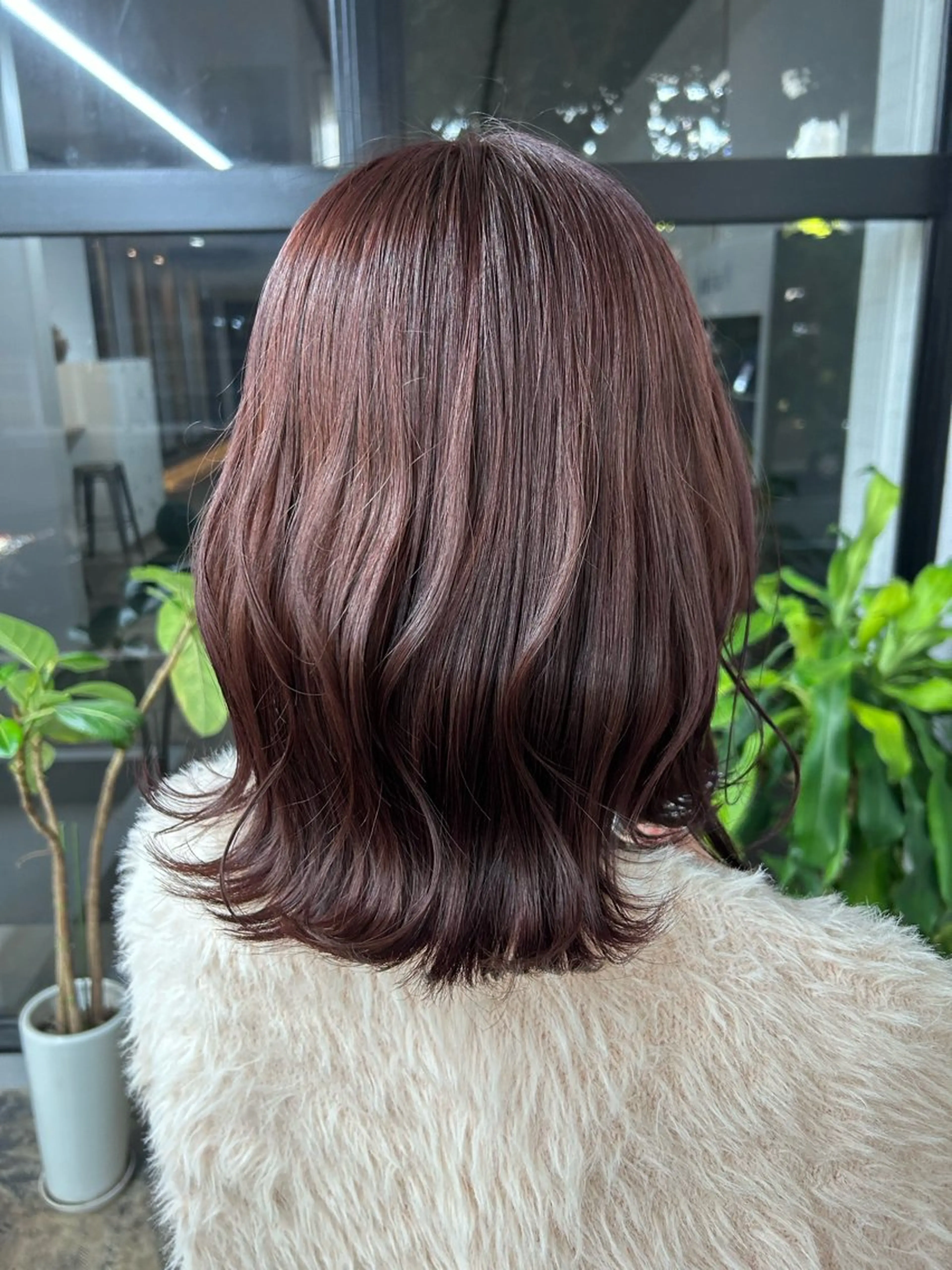 ミディアム カラー ブラウンカラー ピンクカラー ピンクブラウン カット ヘアカラー トリートメント sol. ayakaのヘアスタイル