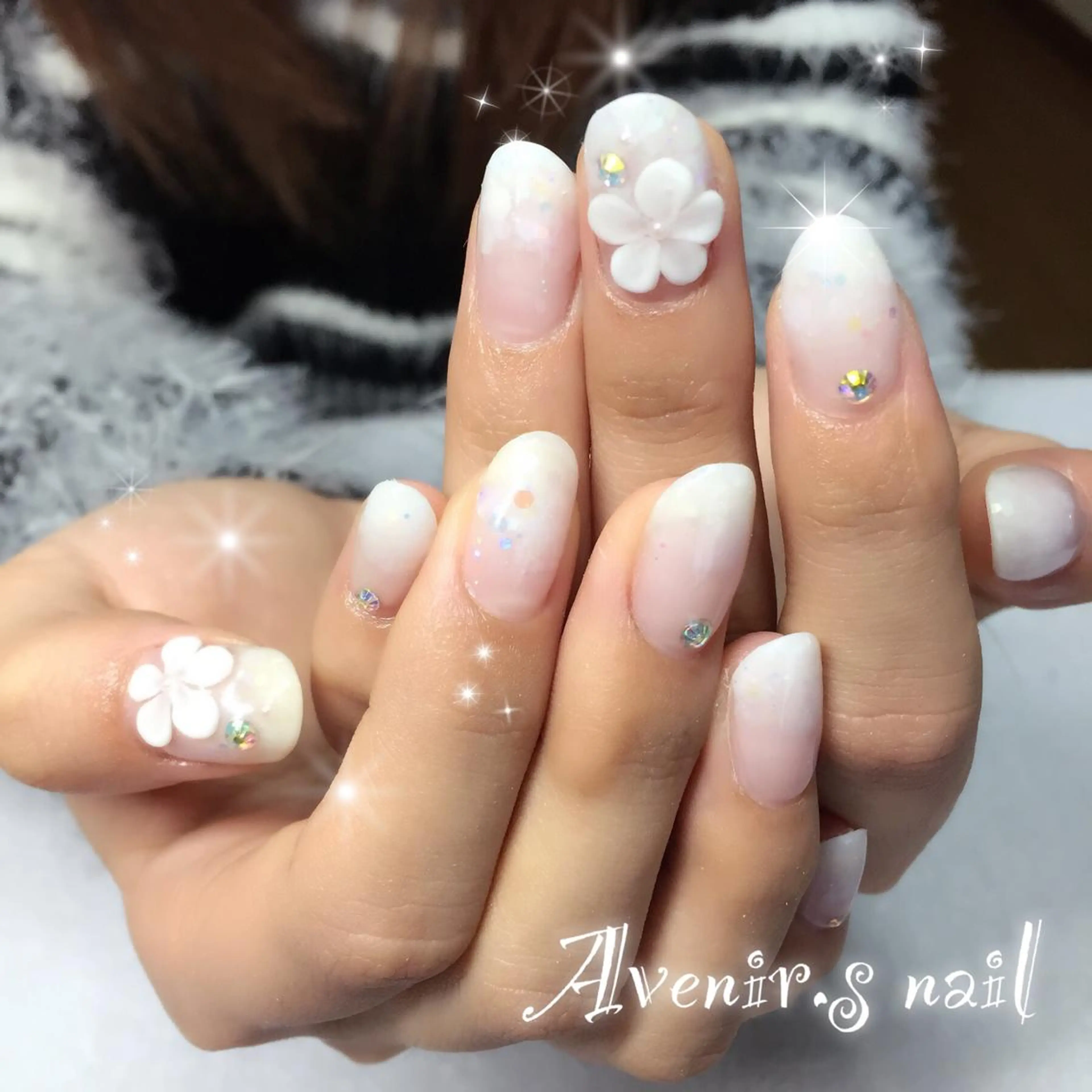 ネイル フラワーネイル グラデーション スカルプネイル Home Salon Avenir.のネイルデザイン