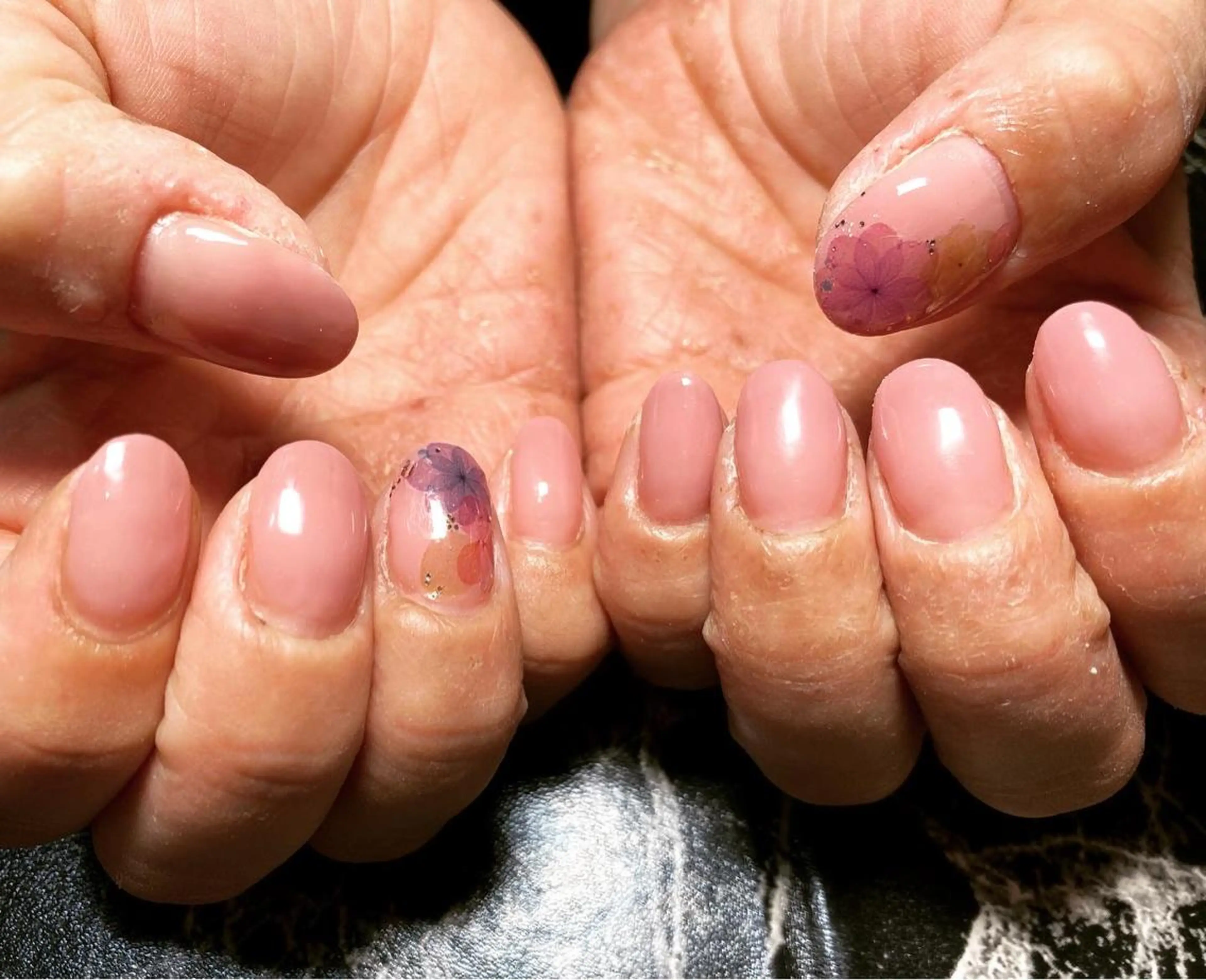 ショート ネイル ハンドネイル ✴︎ Delightのネイルデザイン