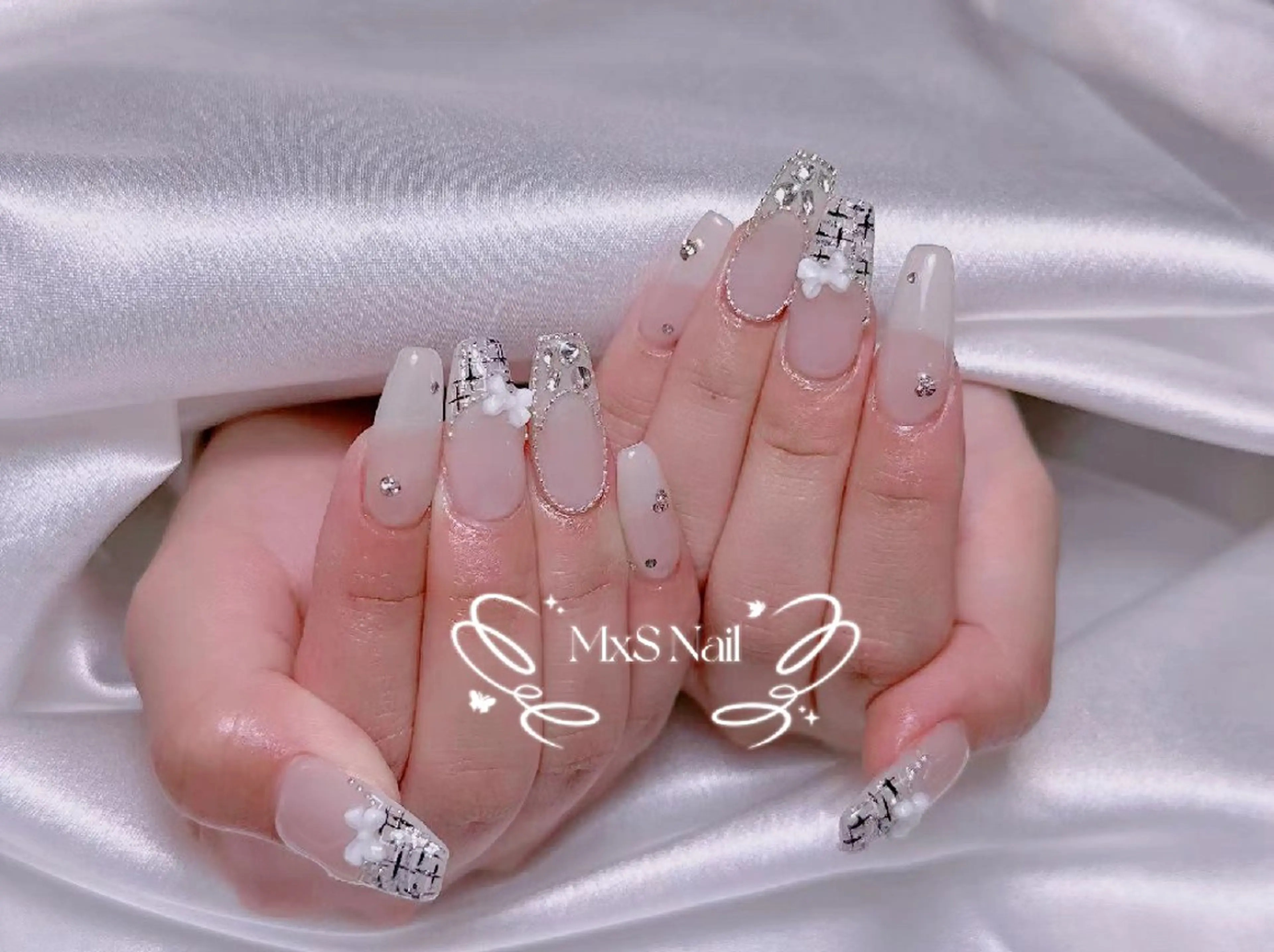 ネイル ハンドネイル ハンドケア MxS Nail(長さだし/フィルイン/マグネット/韓国ネイル/ワンホンネイル/ワンカラー)所属・MxS リィリィのネイルデザイン