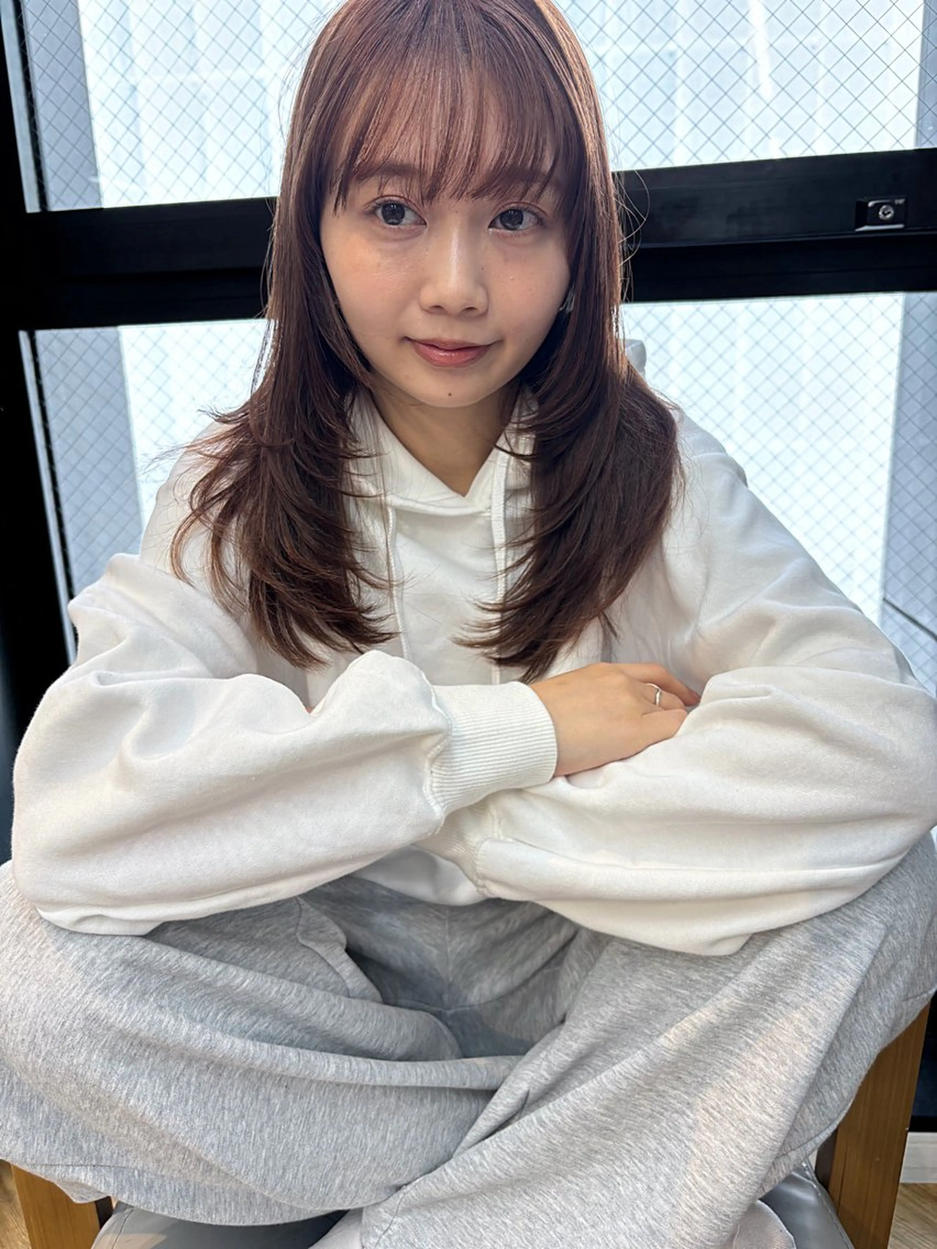 セミロング 顔まわりレイヤー 伸ばしかけ レイヤーカット ボブ/ミディアム 親しみやすさ/さくらのヘアスタイル