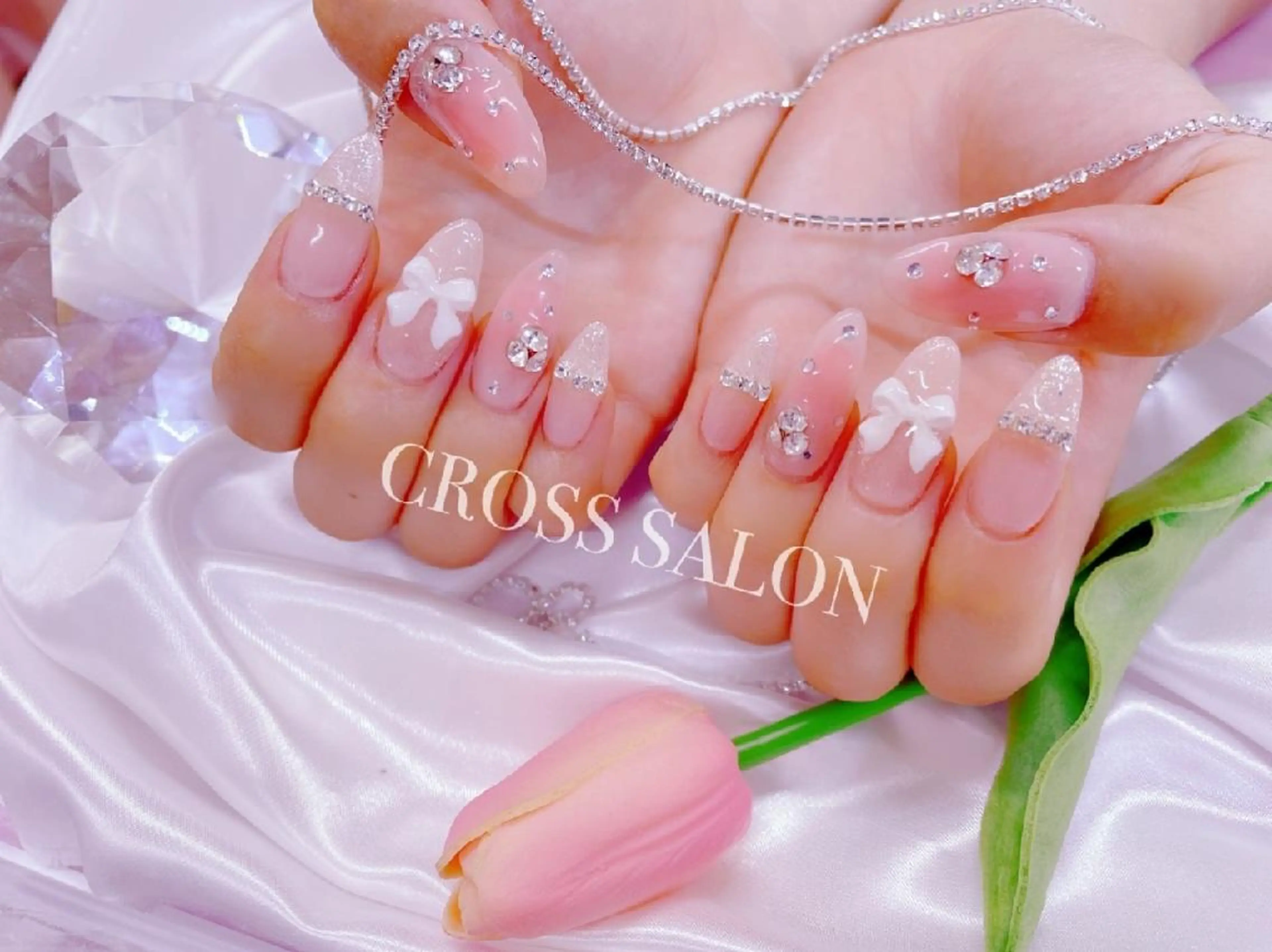 ネイル チークネイル 韓国ネイル ワンホンネイル CROSS  クロス　のネイルデザイン