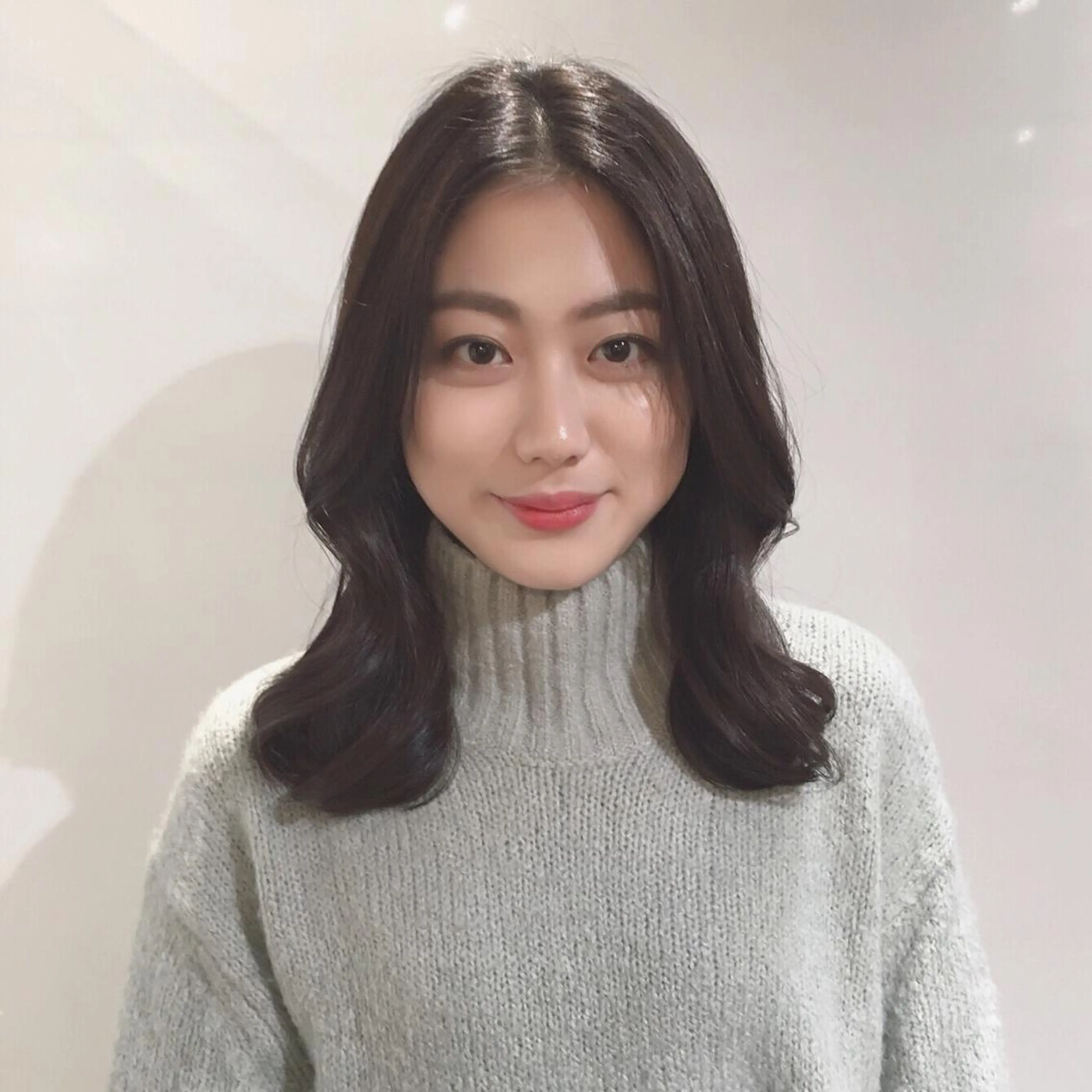 ミディアム カラー ヘアアレンジ レイヤーカット オルチャンヘア 柔らか垢抜けｶﾗｰと ｶｯﾄ🫧ASUKAのヘアスタイル