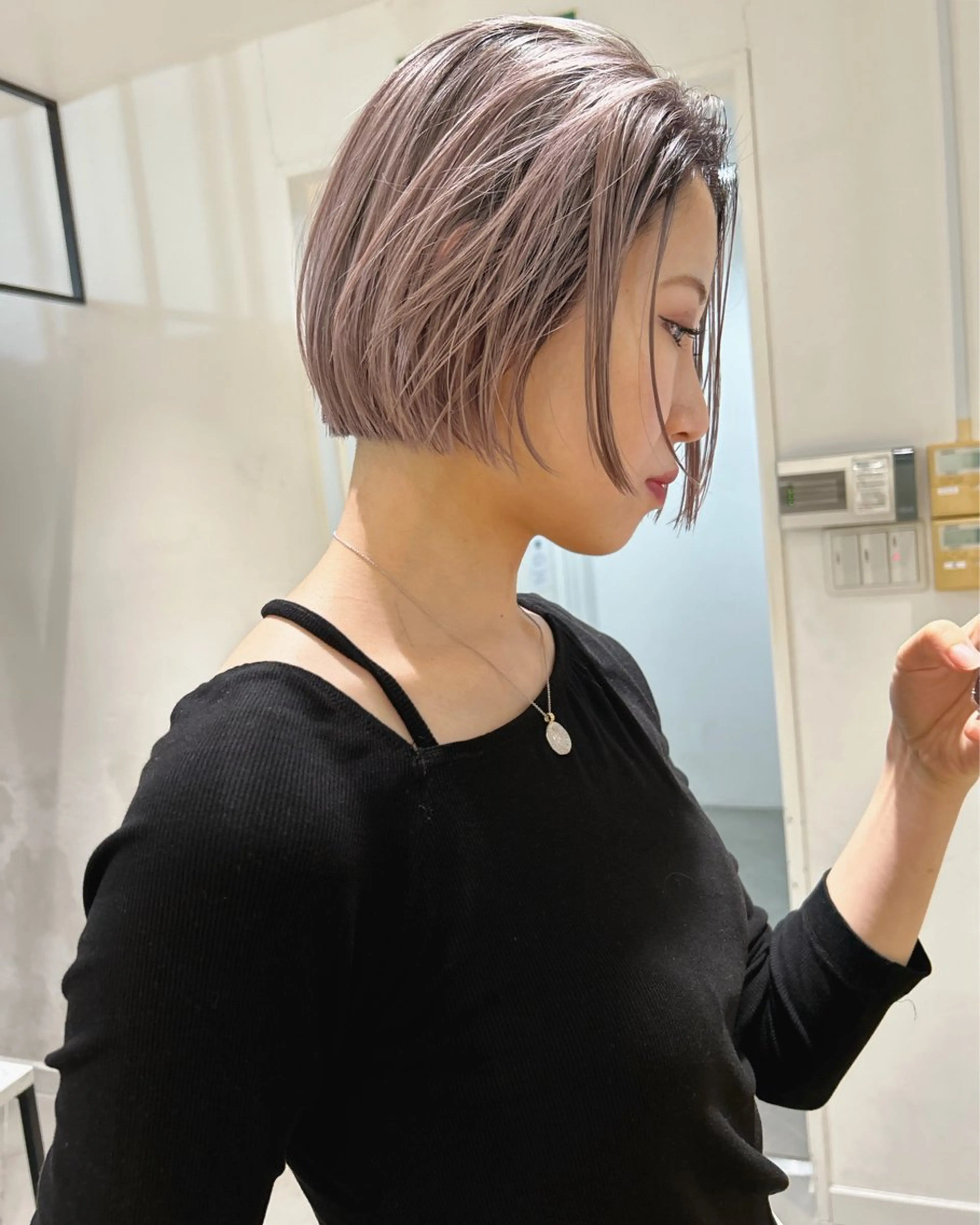 ショート カラー ベージュカラー ブリーチ ケアブリーチ ホワイトベージュ ボブ カット ヘアカラー トリートメント 村上雅人 ナチュラルモードのヘアスタイル