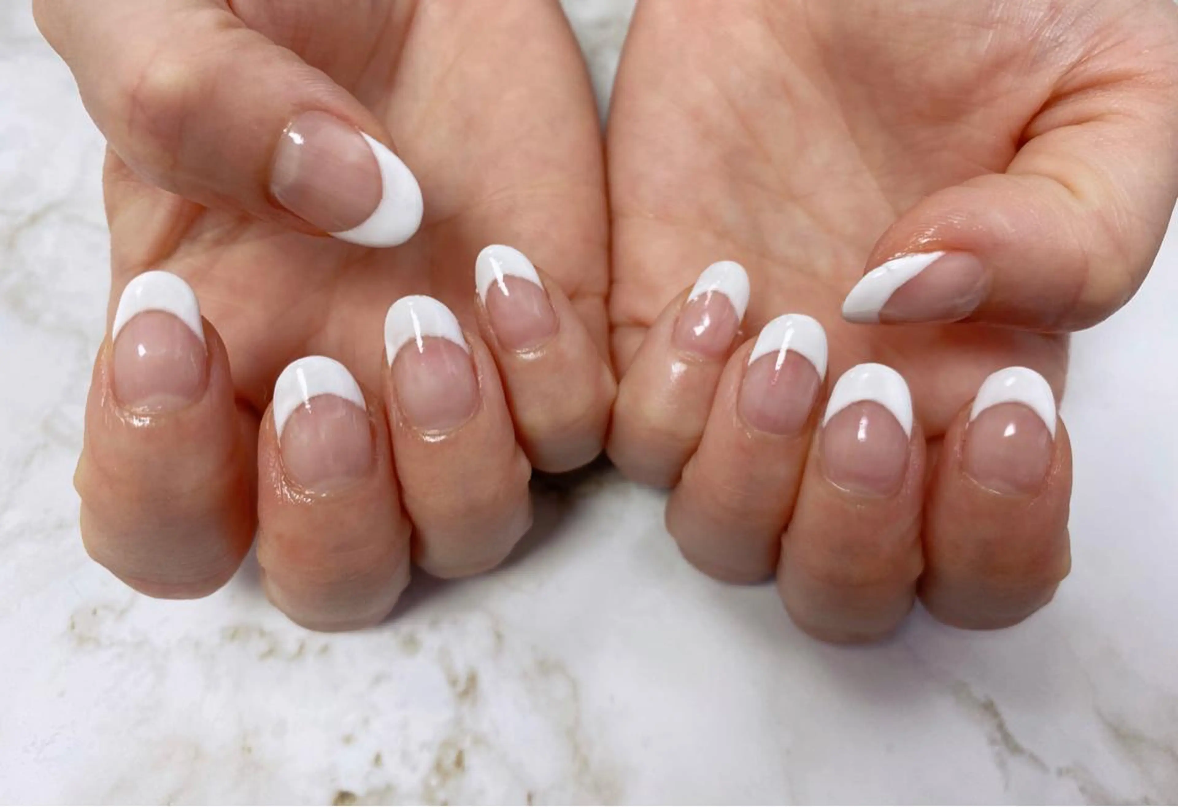 ネイル フレンチネイル mogunail &blowのネイルデザイン