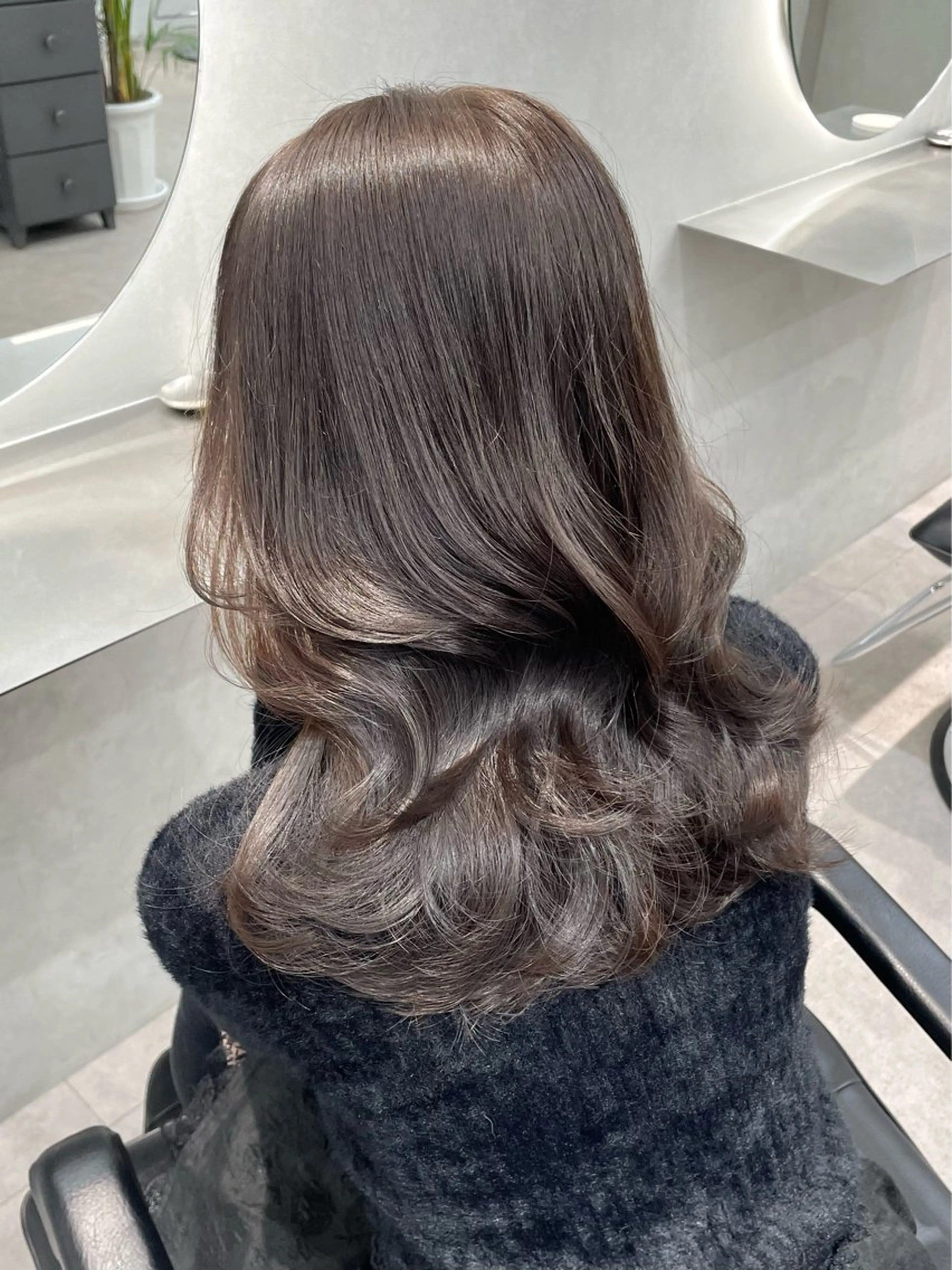 セミロング カラー アッシュ アッシュブラウン ベージュカラー ブラウンカラー 透明感カラー ヘアカラー 表参道/透明感 グレージュ/ブラウンのヘアスタイル