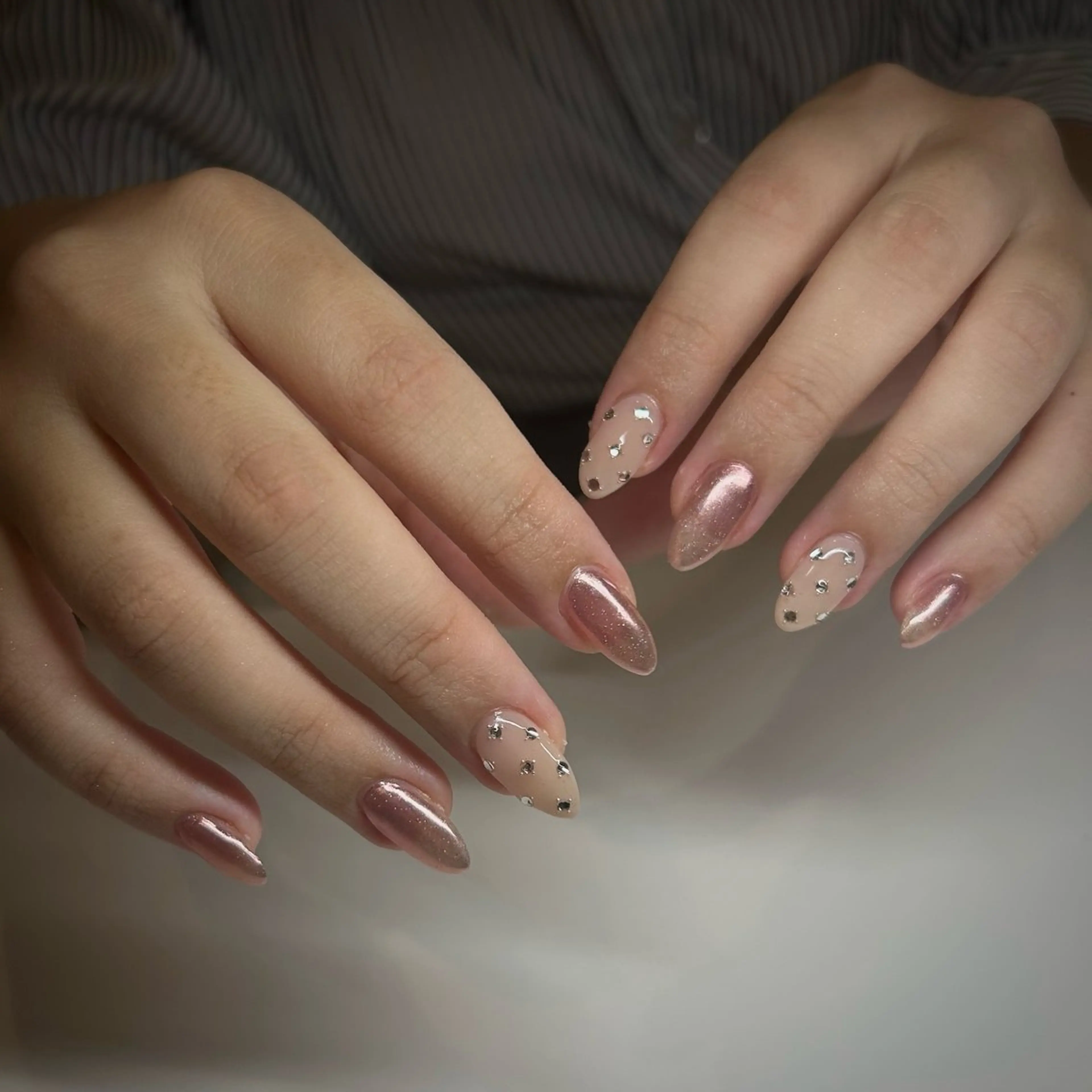 ネイル ミラーネイル ワンカラーネイル ハンドネイル Uzuki ／ROCCOnailのネイルデザイン