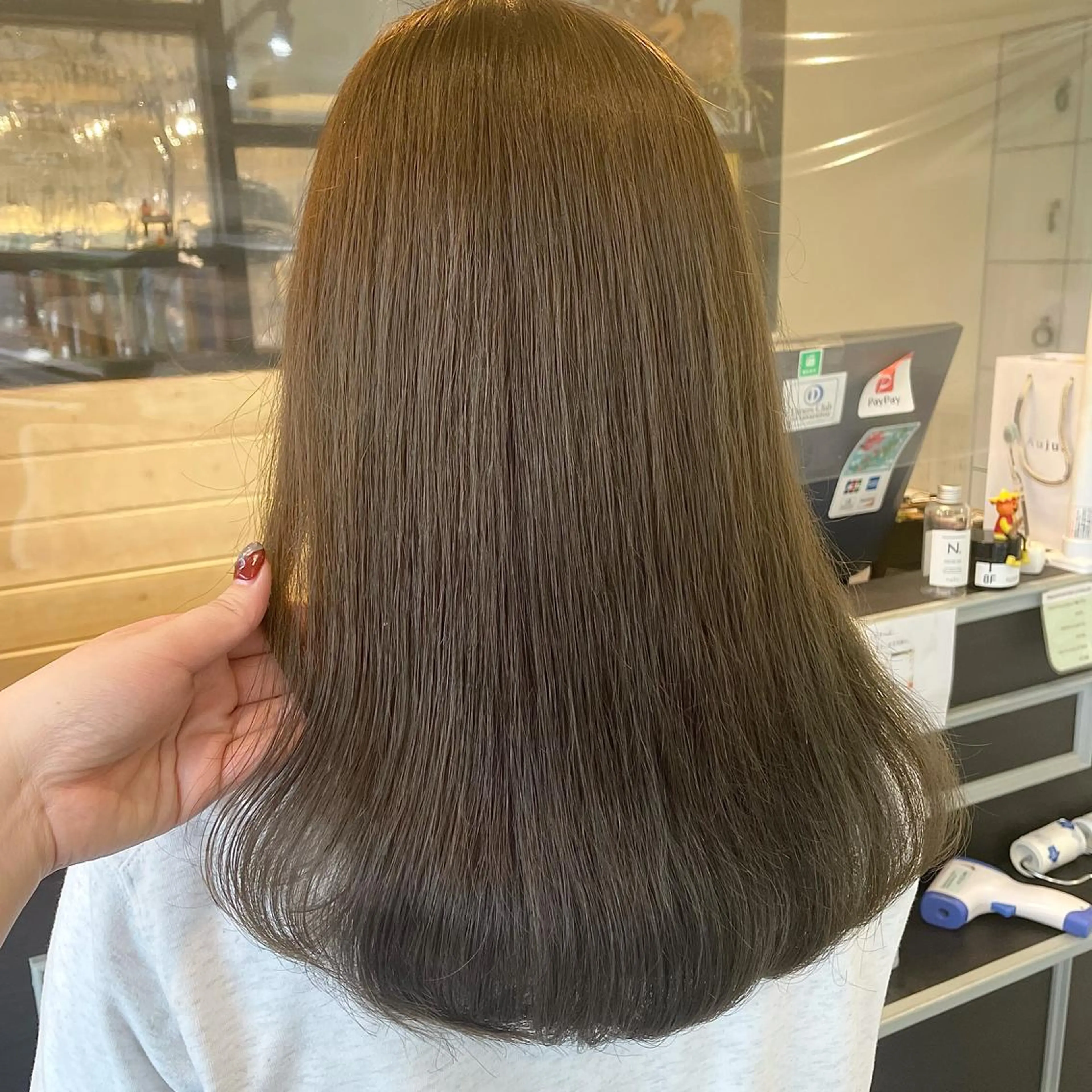 セミロング カラー スナコザワ レナのヘアスタイル