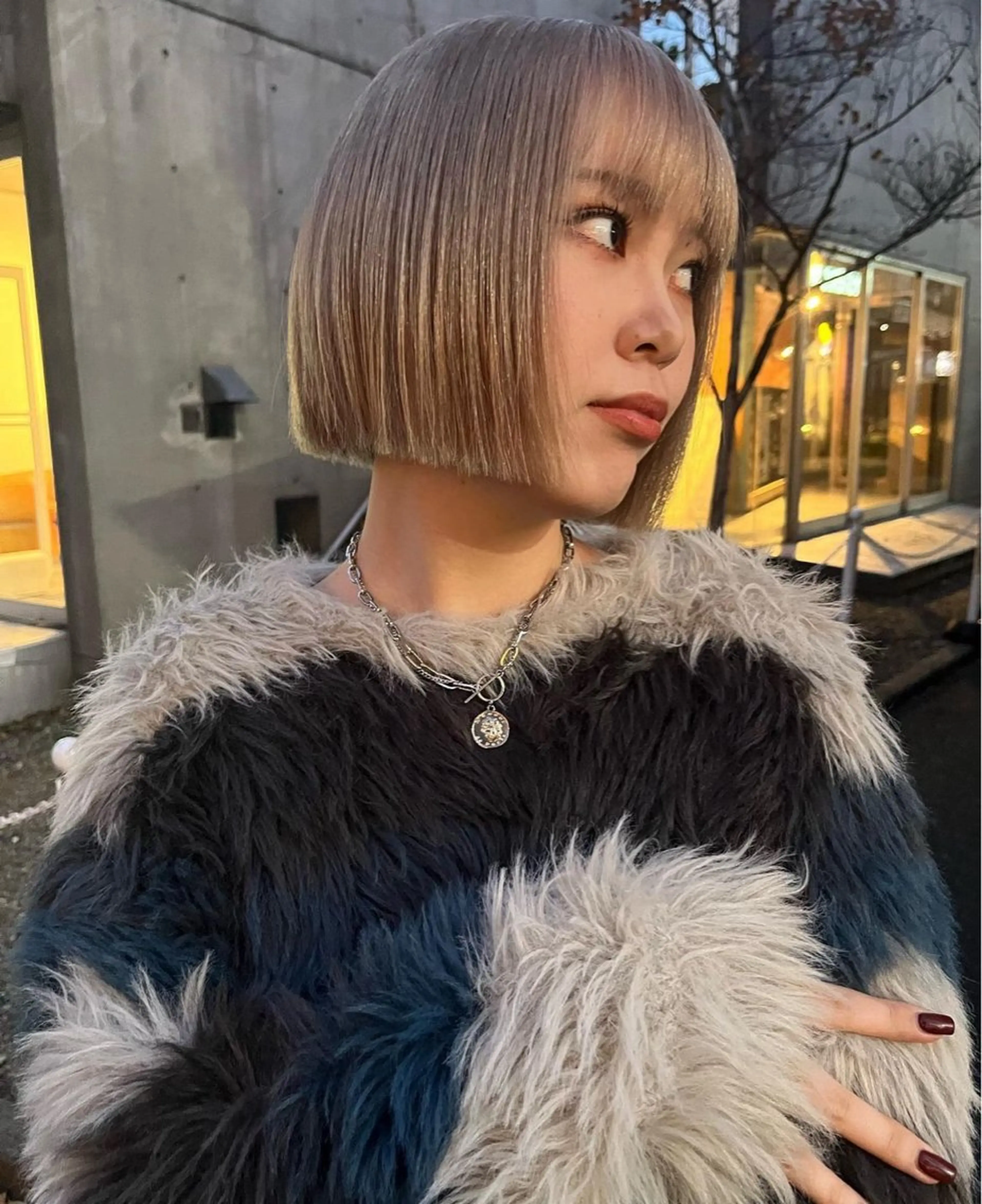 ショート カラー ベージュカラー ブリーチ ヘアカラー 韓国ボブ/ハッシュ カットKIRAのヘアスタイル