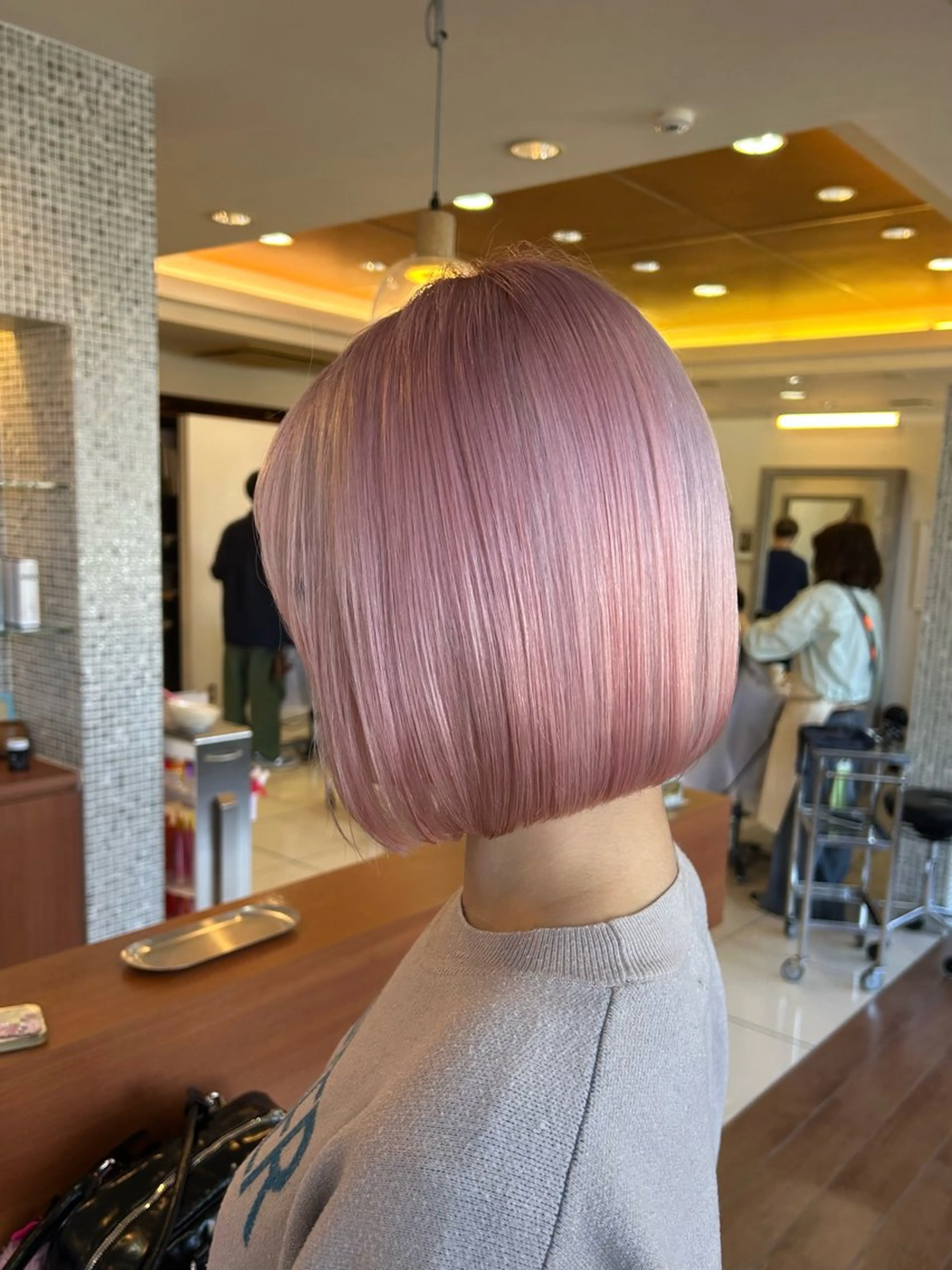 ミディアム カラー ブリーチ 透明感カラー ハイトーンカラー ピンクカラー カット ヘアカラー トリートメント トップスタイリスト 林すずかのヘアスタイル