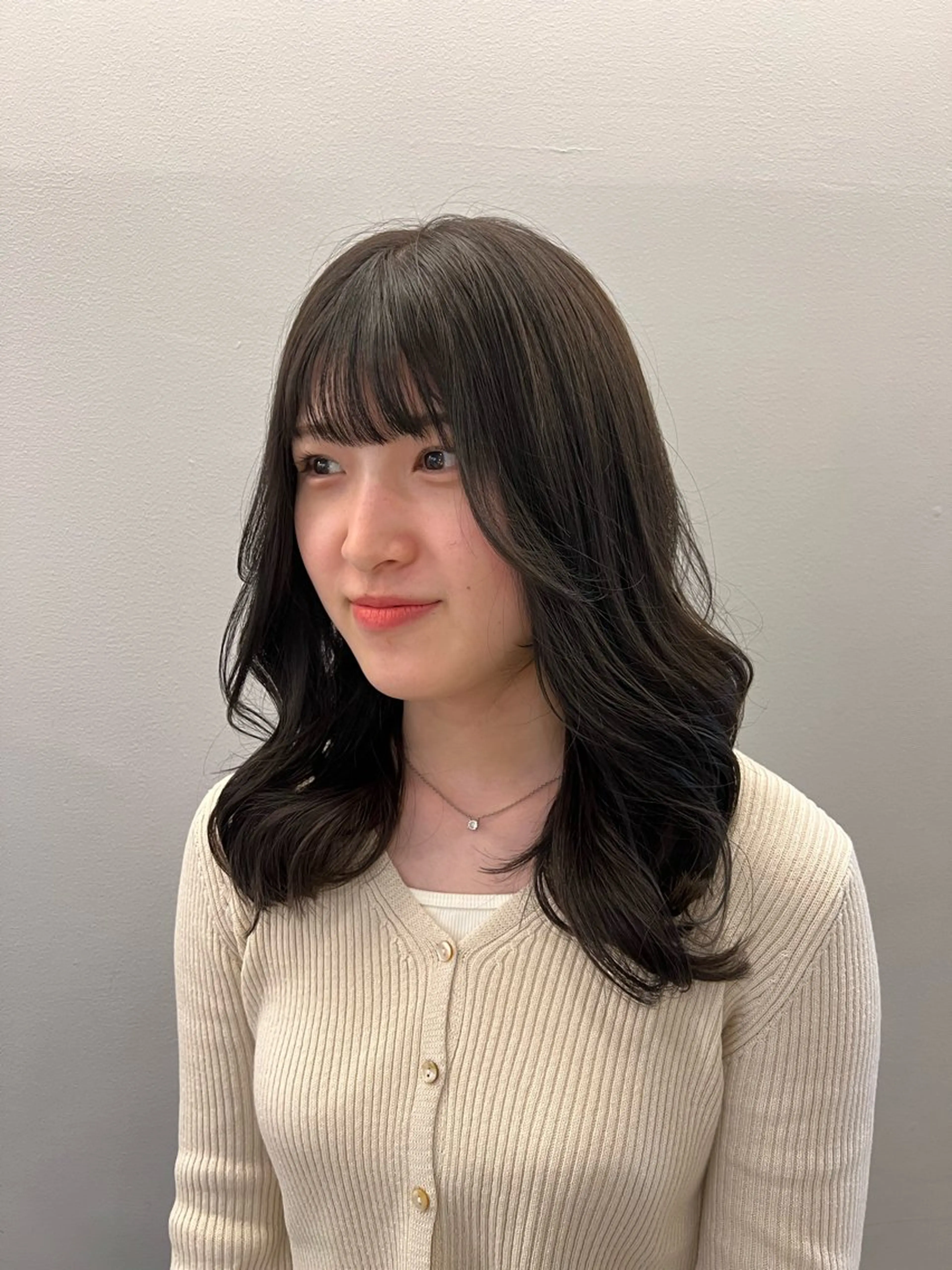ミディアム 顔周りデザイン/ ママ美容師/濱ほのかのヘアスタイル