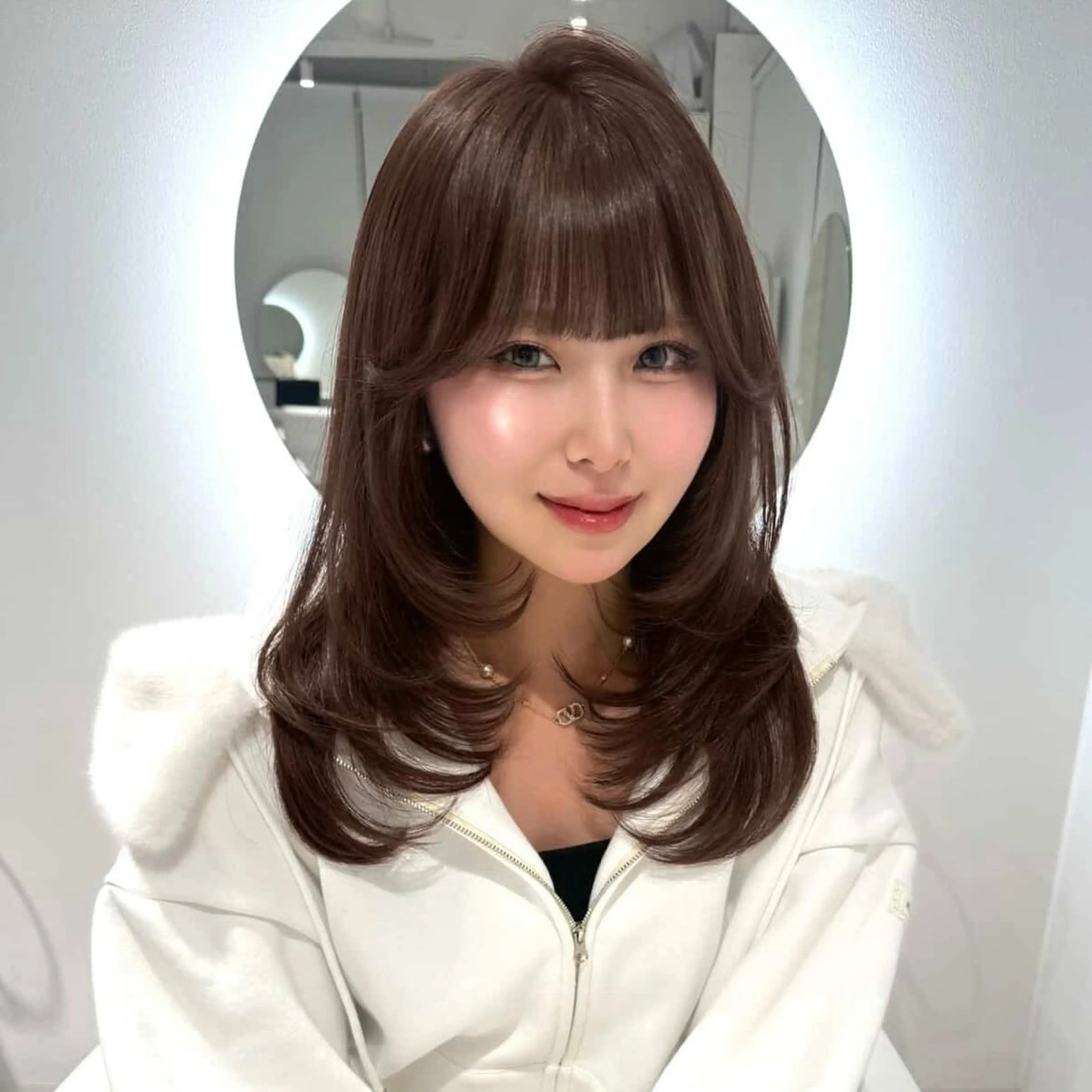 ミディアム ミディアムレイヤー レイヤーカット トリートメント カット ヘアカラー トリートメント yuuka 🖤韓国ヘア🖤のヘアスタイル