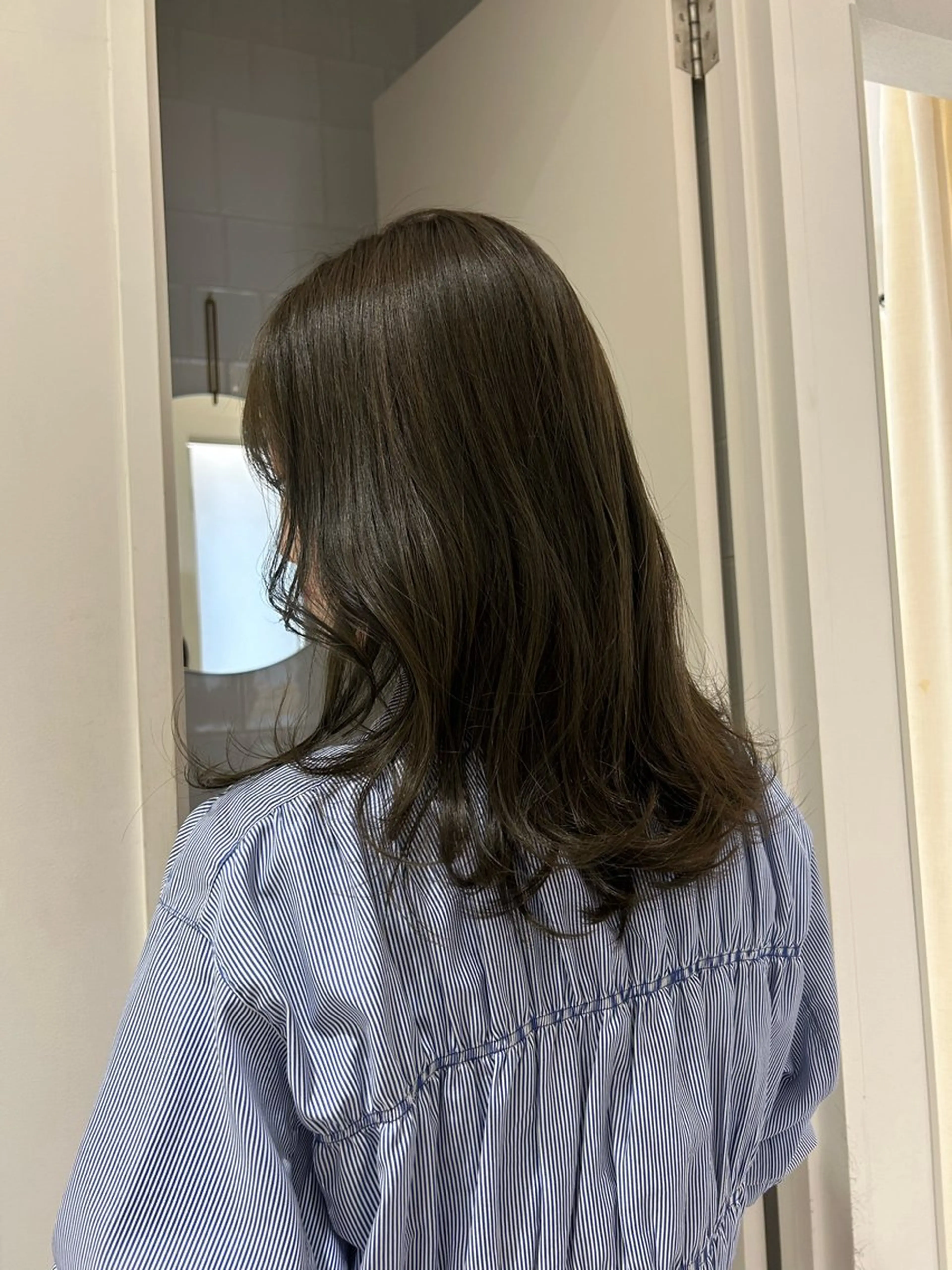 ミディアム カラー ブリーチ ブリーチなしカラー オレンジ カット ヘアカラー オリーブベージュ/ ブリーチなし透明感のヘアスタイル