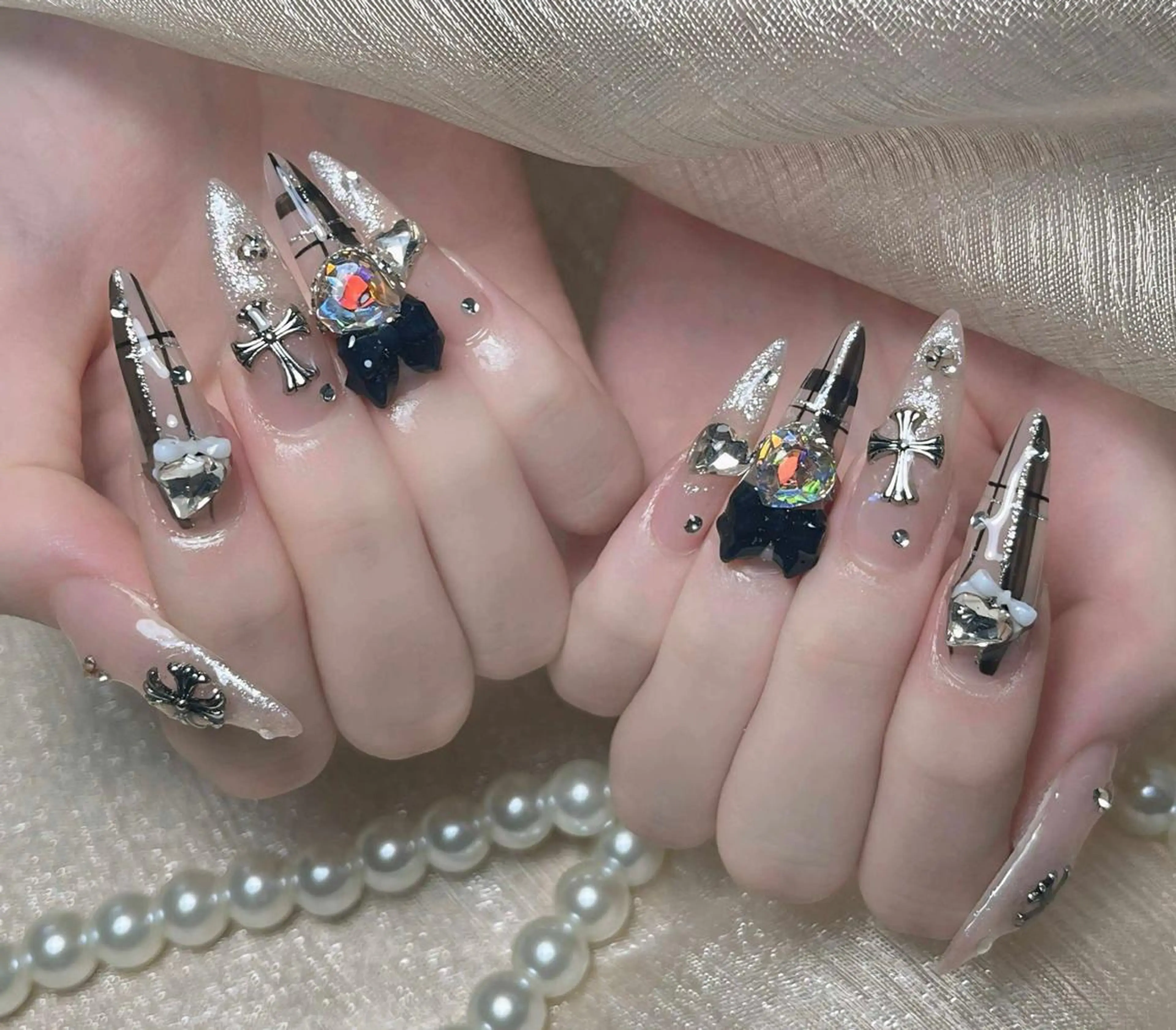 ネイル ガーリー ハート ピンク シルバー Jerry Novaのネイルデザイン