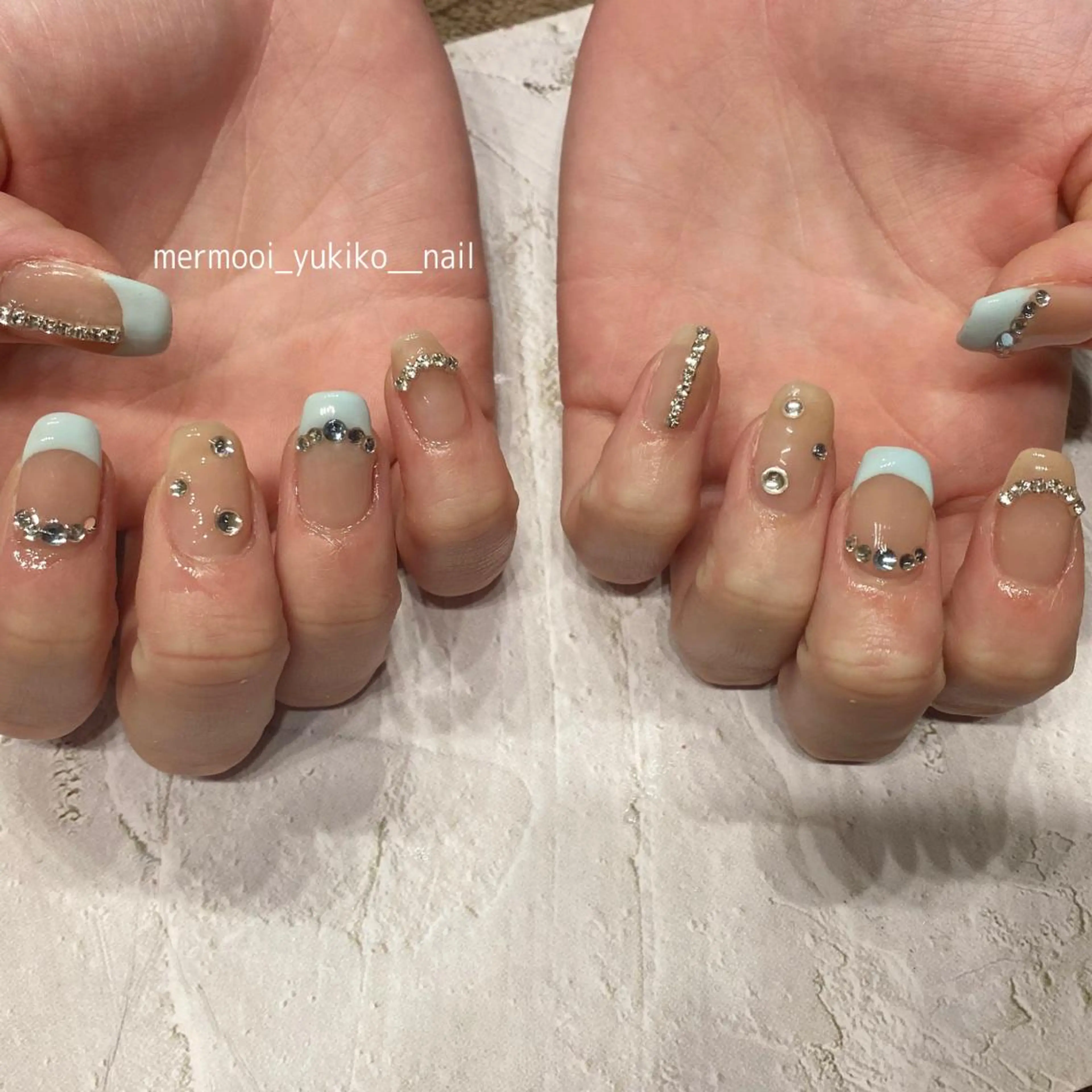 ネイル キラキラネイル 韓国ネイル ロングネイル ニュアンスネイル スクエアネイル ハンドネイル melumooi nailのネイルデザイン