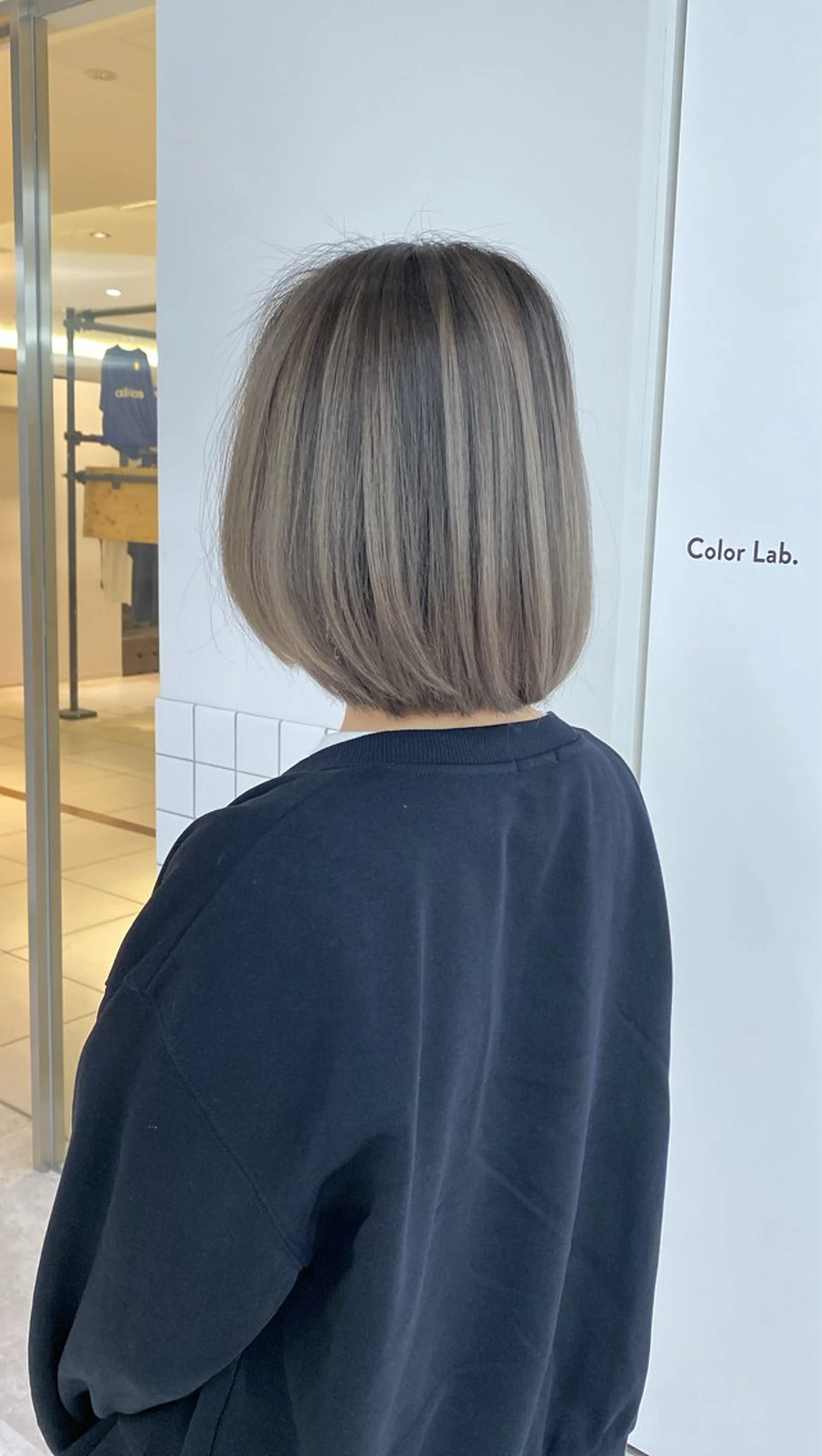 ミディアム カラー ヘアカラー ハイライト、レイヤー カット/西梅田/中西のヘアスタイル