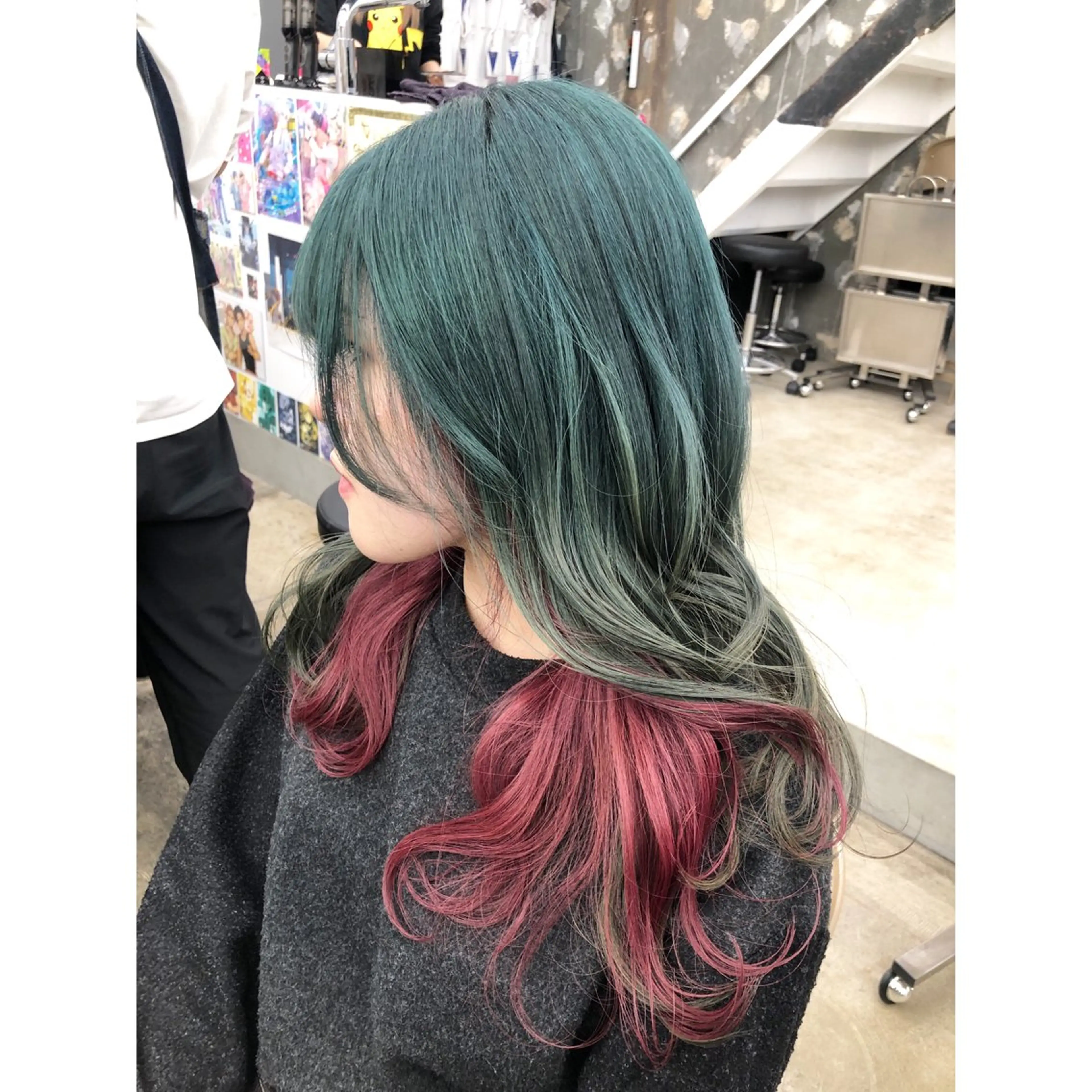 セミロング カラー 推しカラー✨ オタク美容師ユウカのヘアスタイル