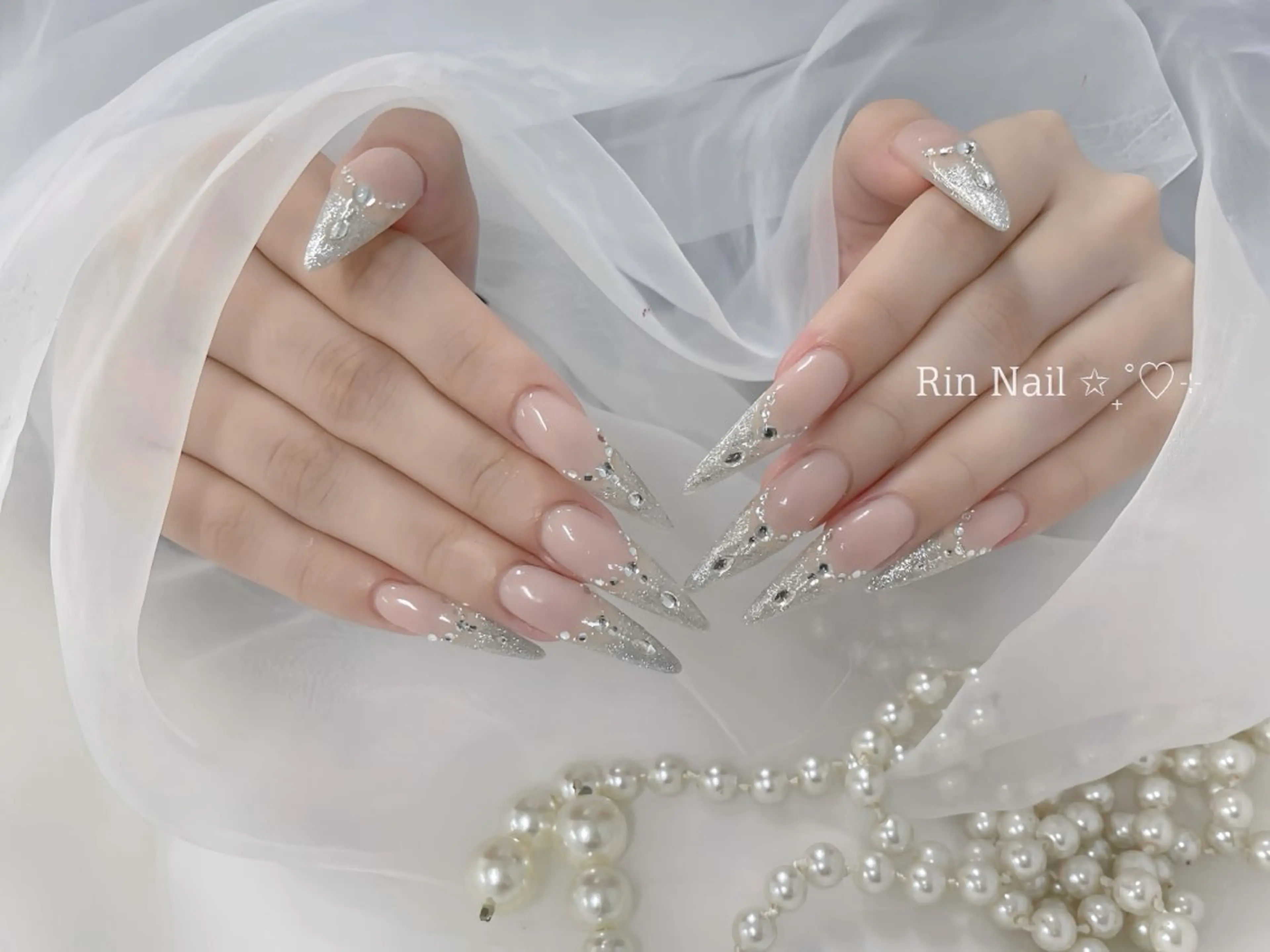 ネイル ボルドー フレンチネイル グラデーション キラキラネイル 韓国ネイル ハンドネイル Rin Nail Shinokuboのネイルデザイン