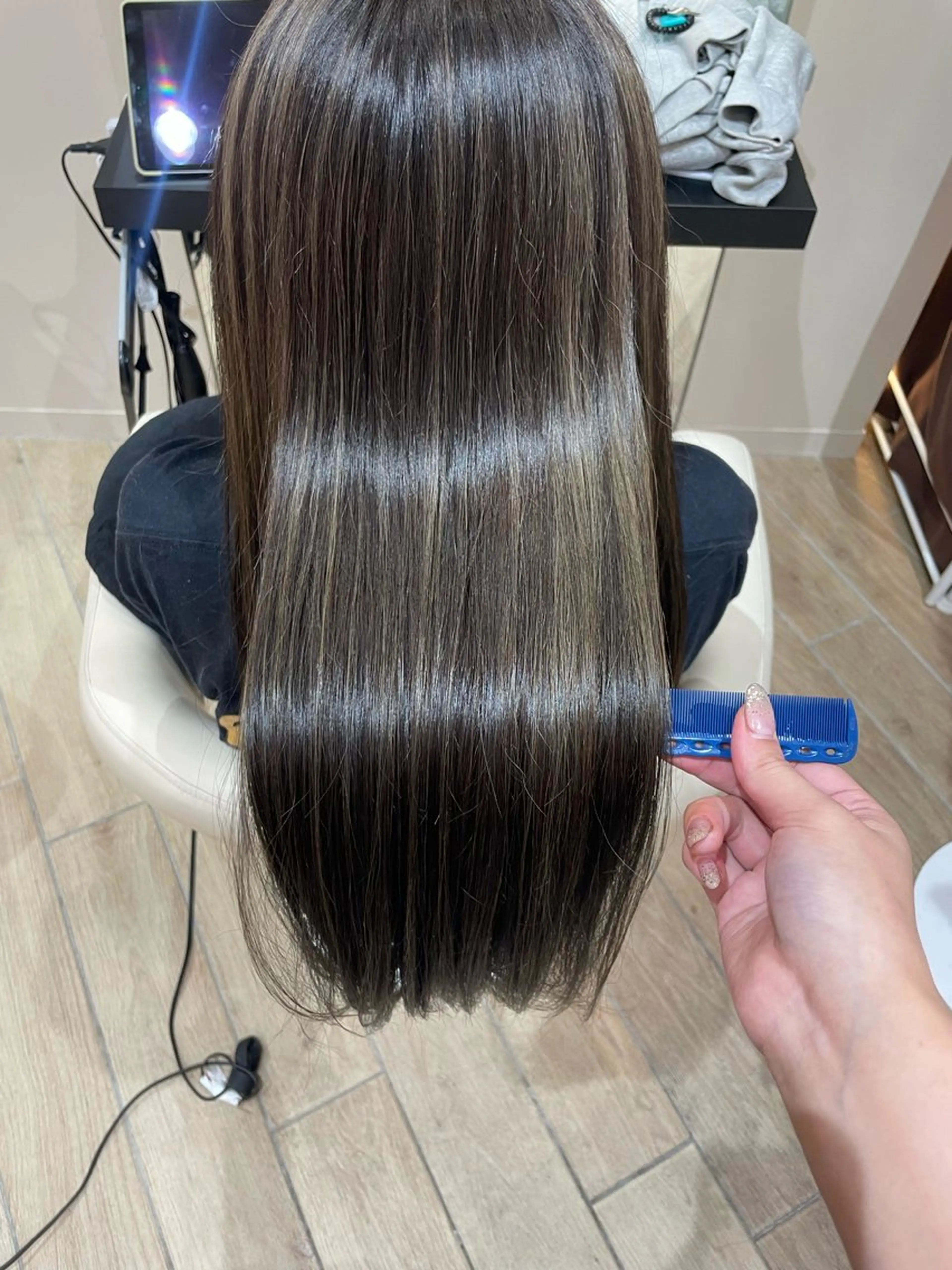 ロング カラー 艶髪/ハイトーン ️🫧rino🫧のヘアスタイル