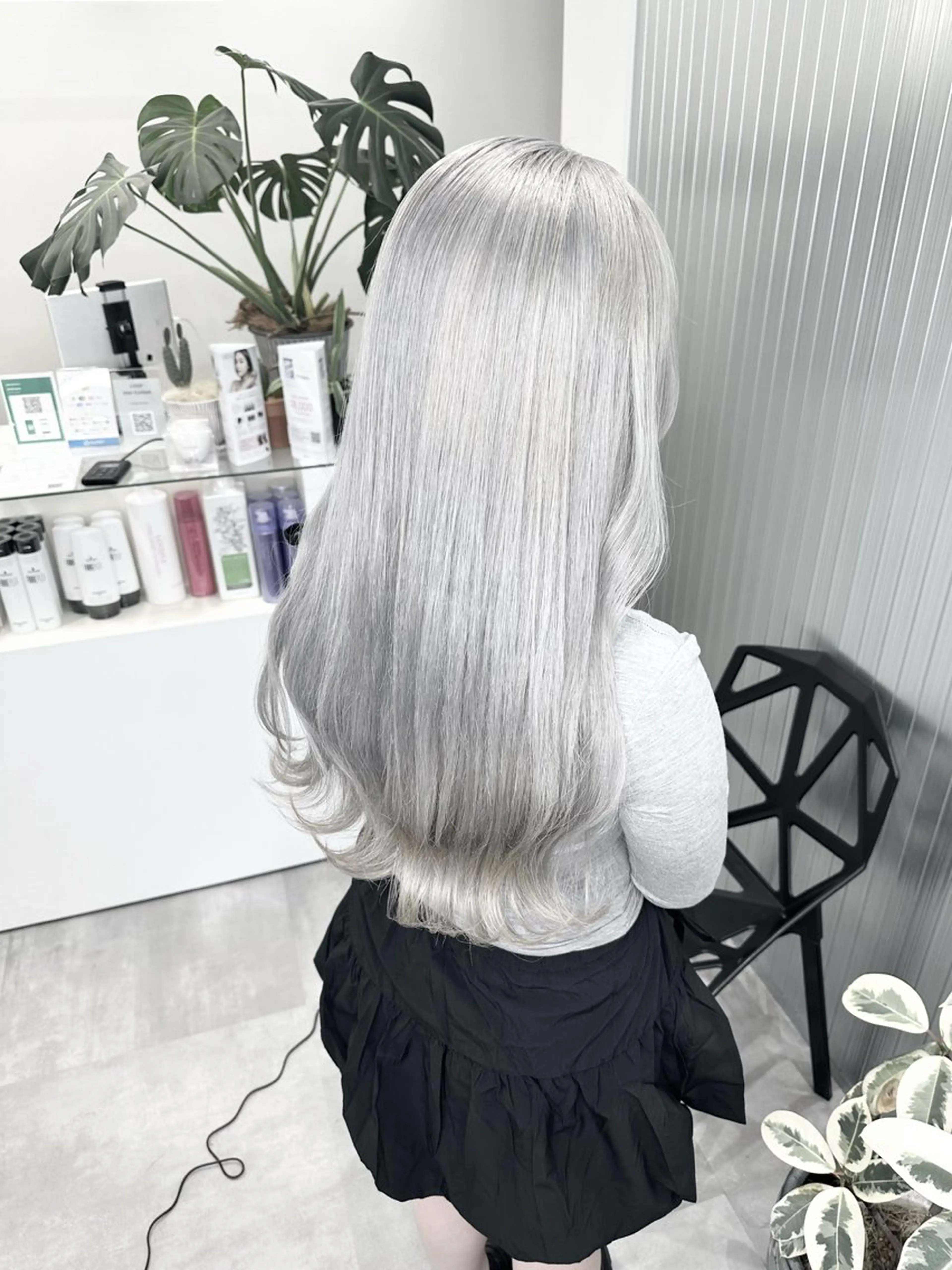 ロング カラー ブリーチ カット ヘアカラー LOOP hair eye lash所属・LOOP hairのヘアスタイル