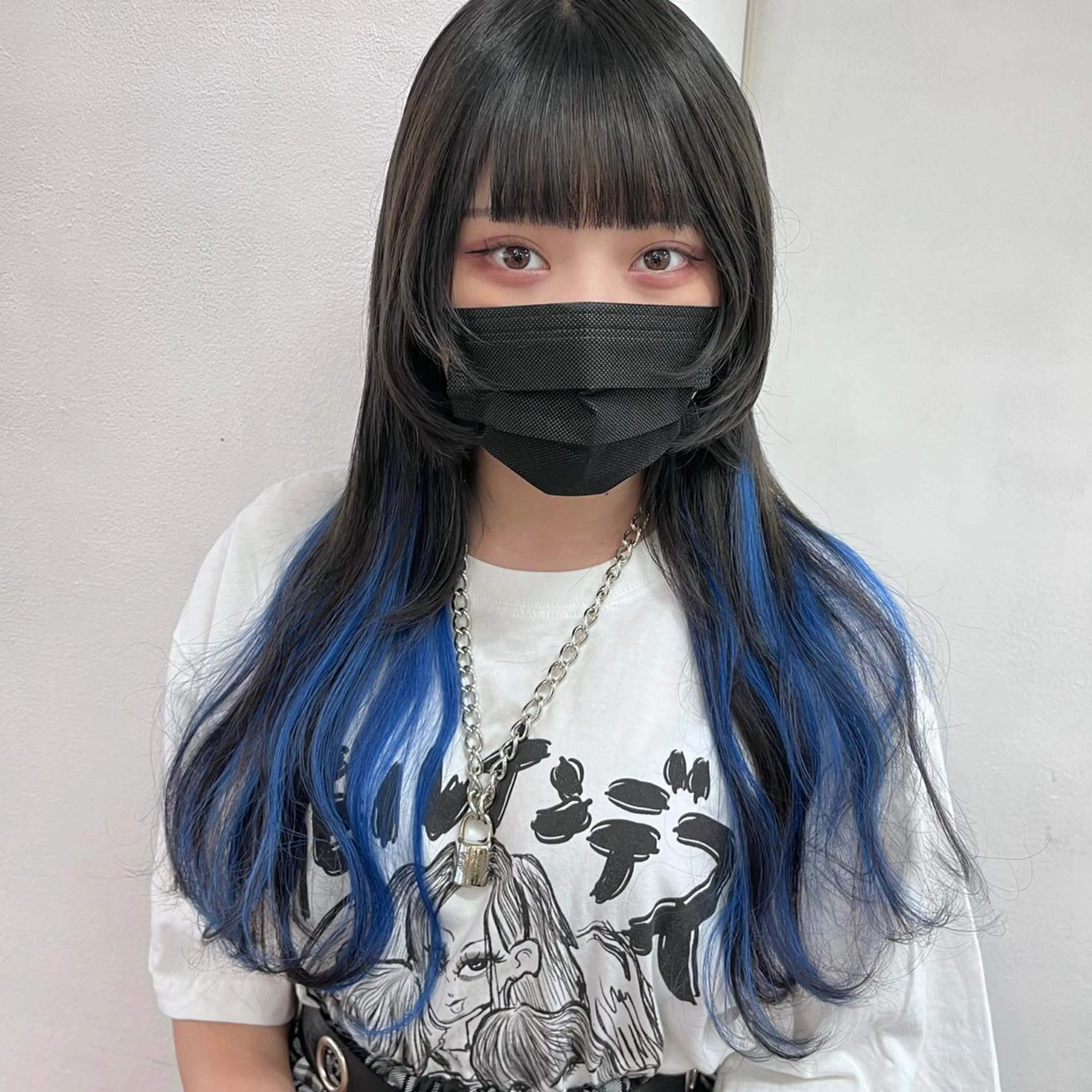 カラー エクステ ハイトーン 💭黒崎ハルカのヘアスタイル