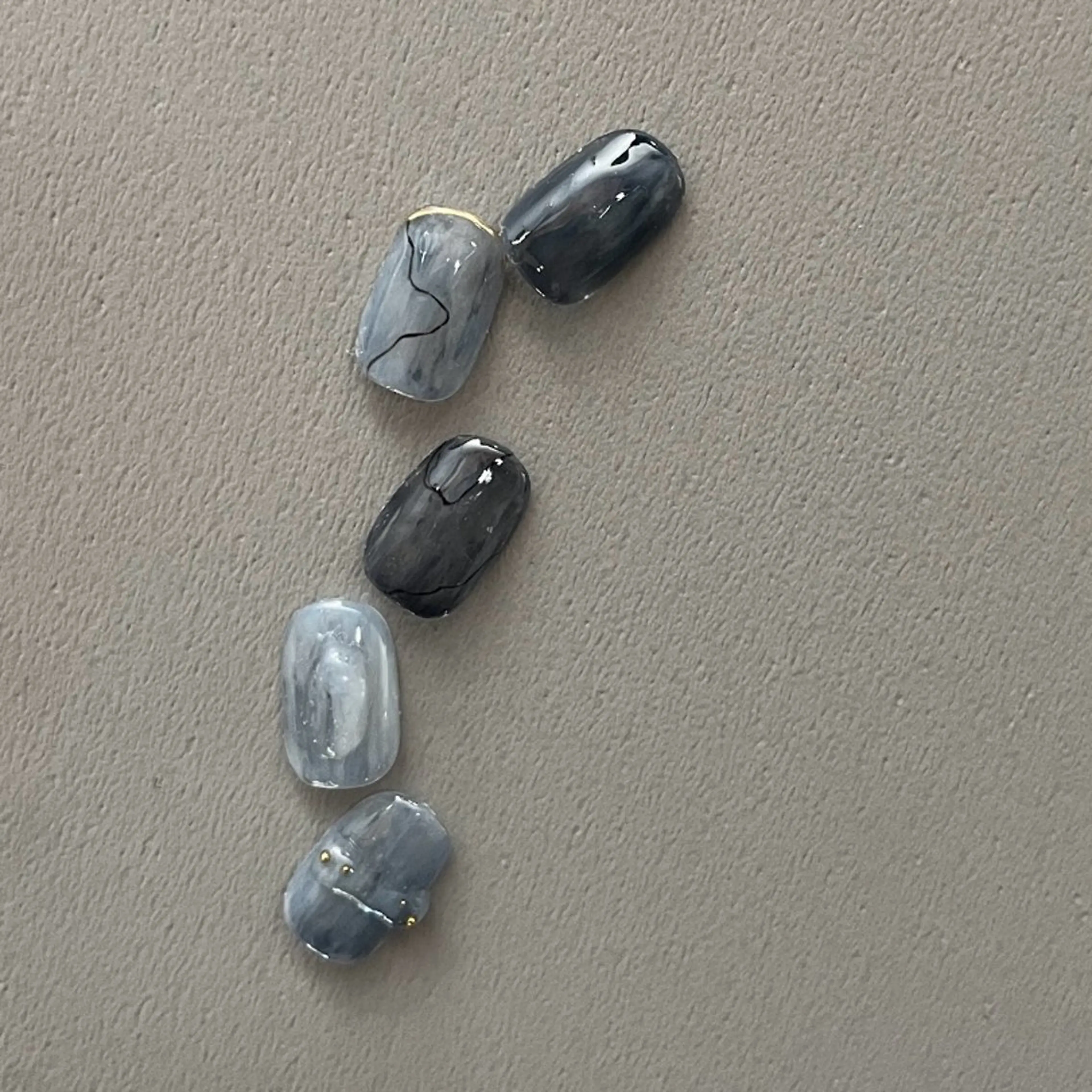 ネイル 中野 茅緩のネイルデザイン